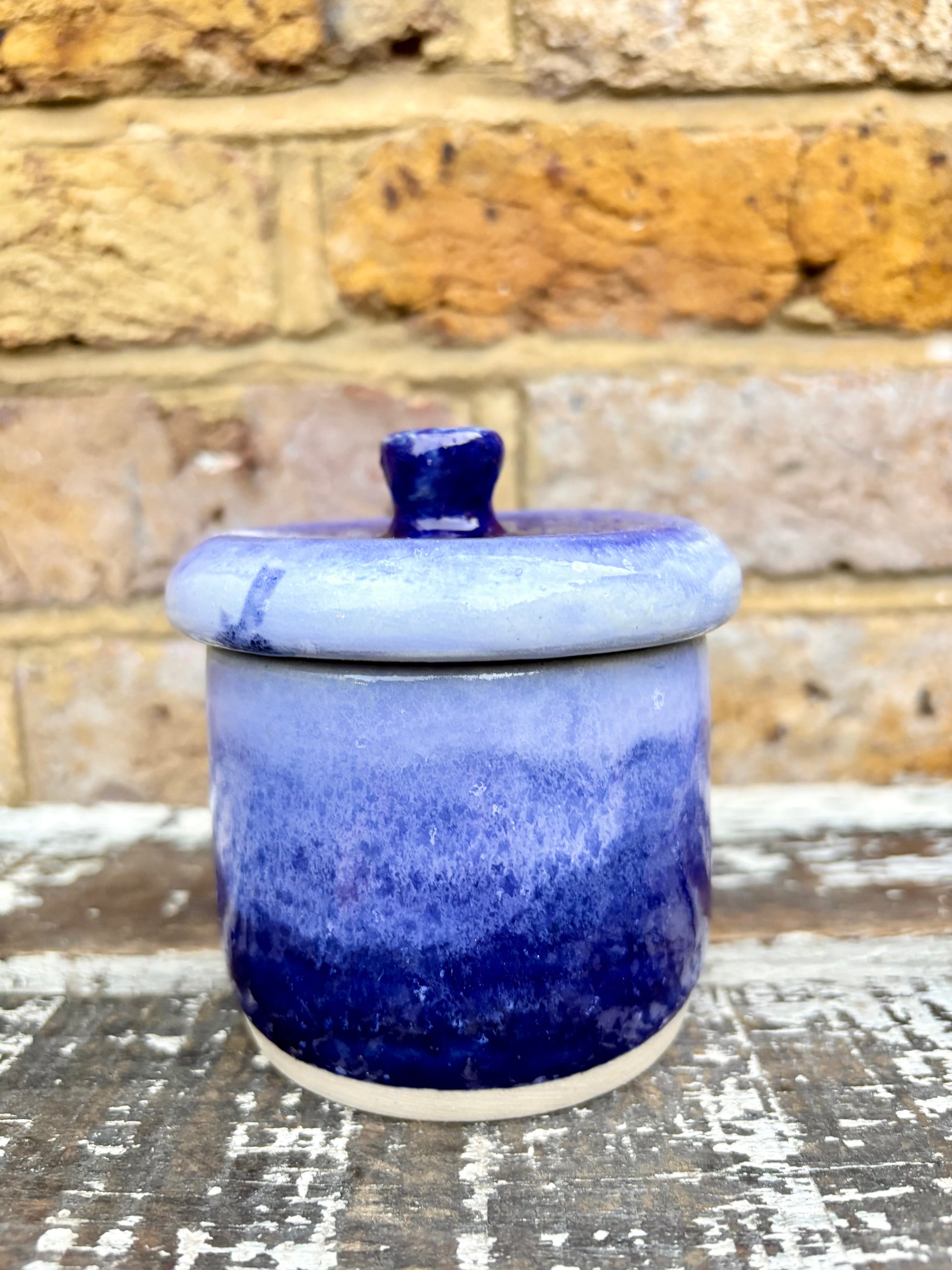 "chill pills" lidded pot (blue)
