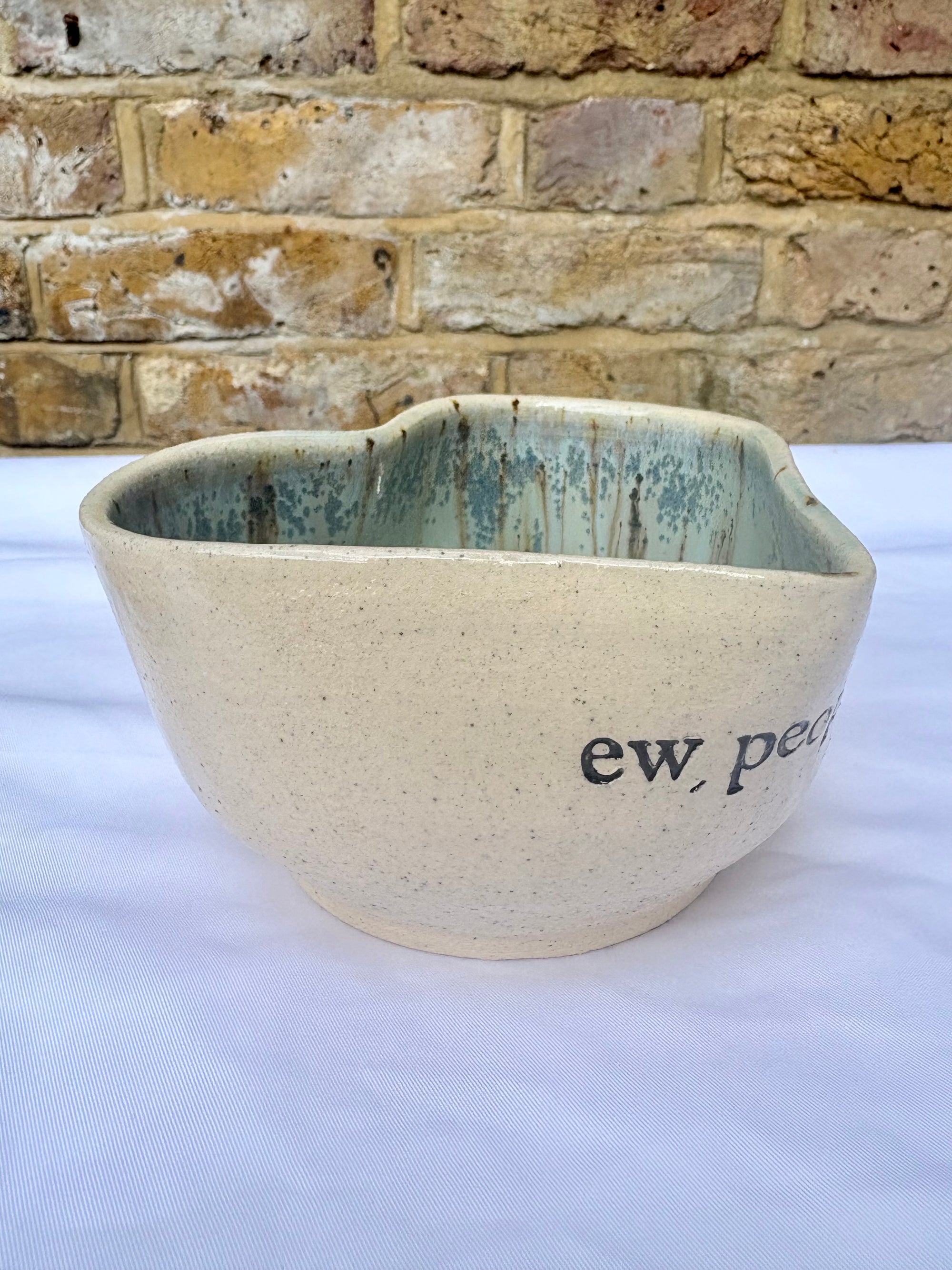 "people ew" bowl (Antique Green)
