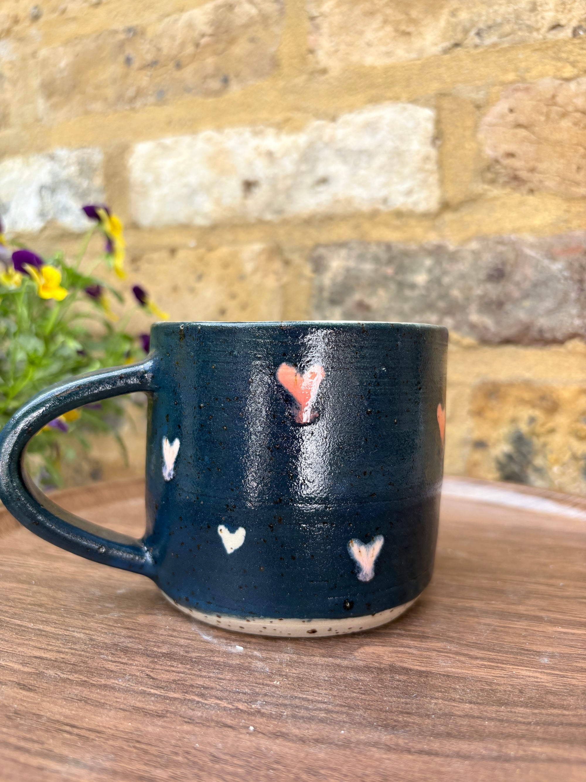 “Fuck off i'm reading" mug (blue/hearts)