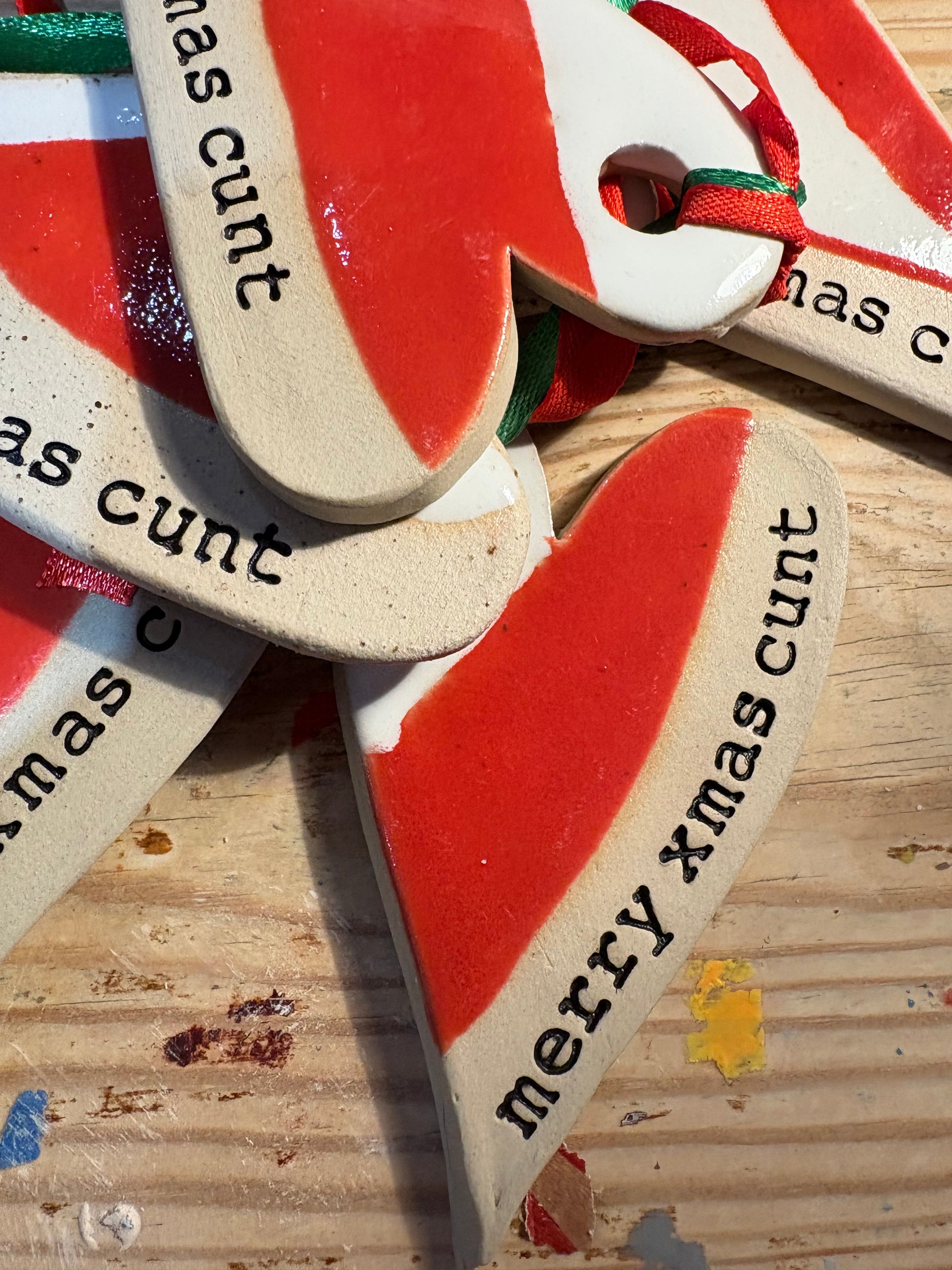 “merry xmas cunt” hanging decoration (red and white, large)