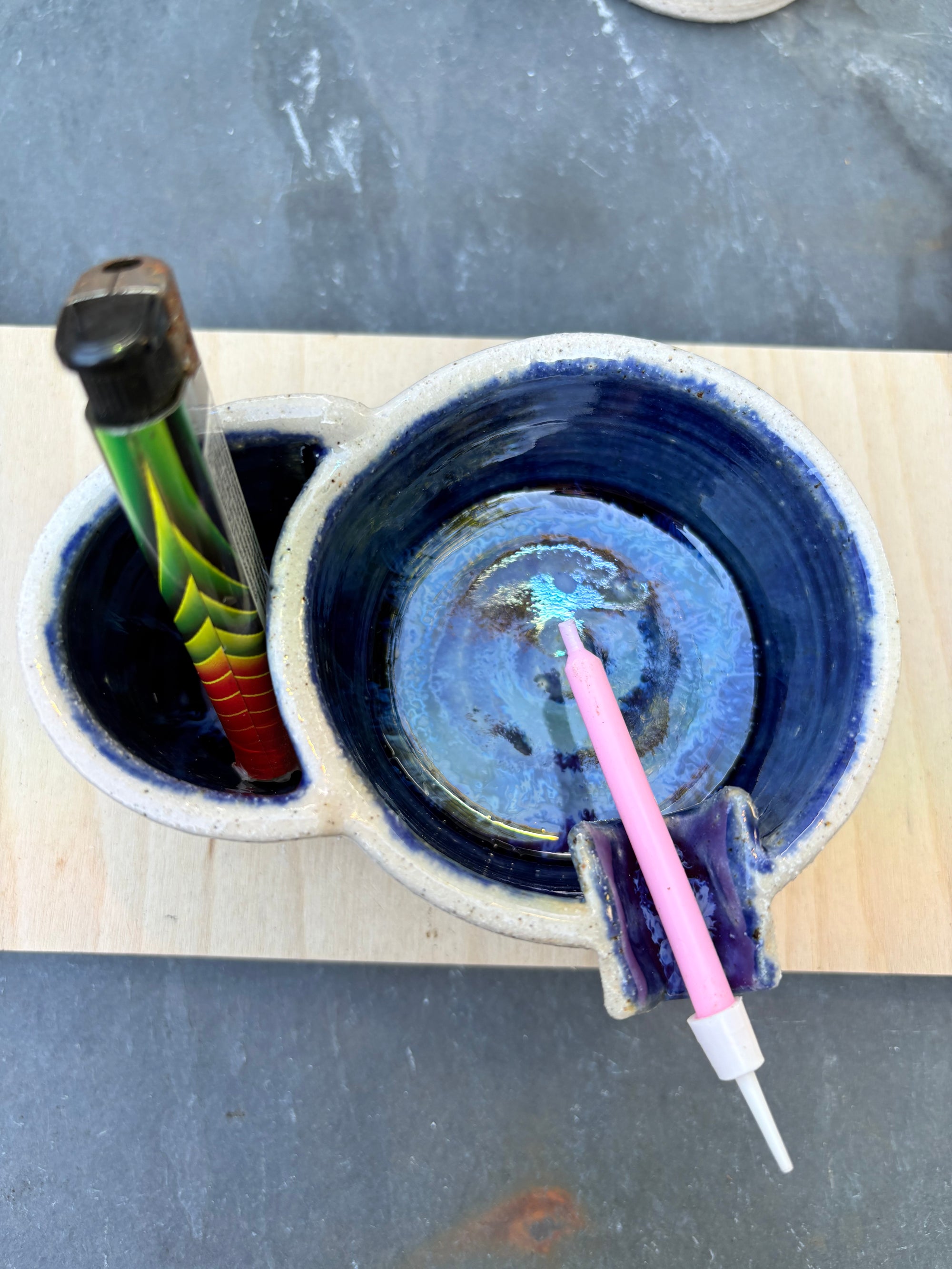 Ashtray with lighter holder (deep blue)