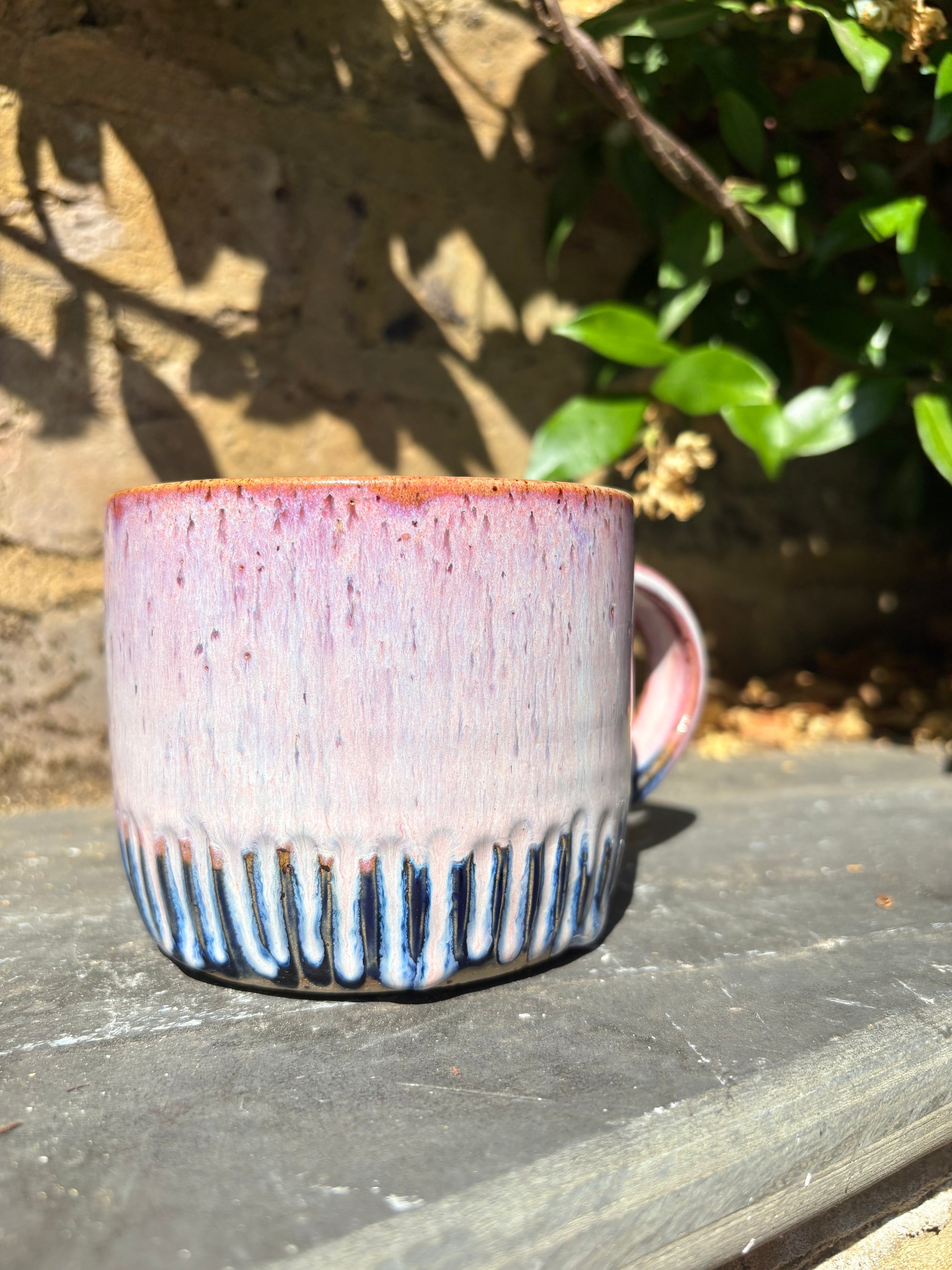 "really happy to be here” "what a bunch of cunts" mug (pink blue grooves, 380ml)