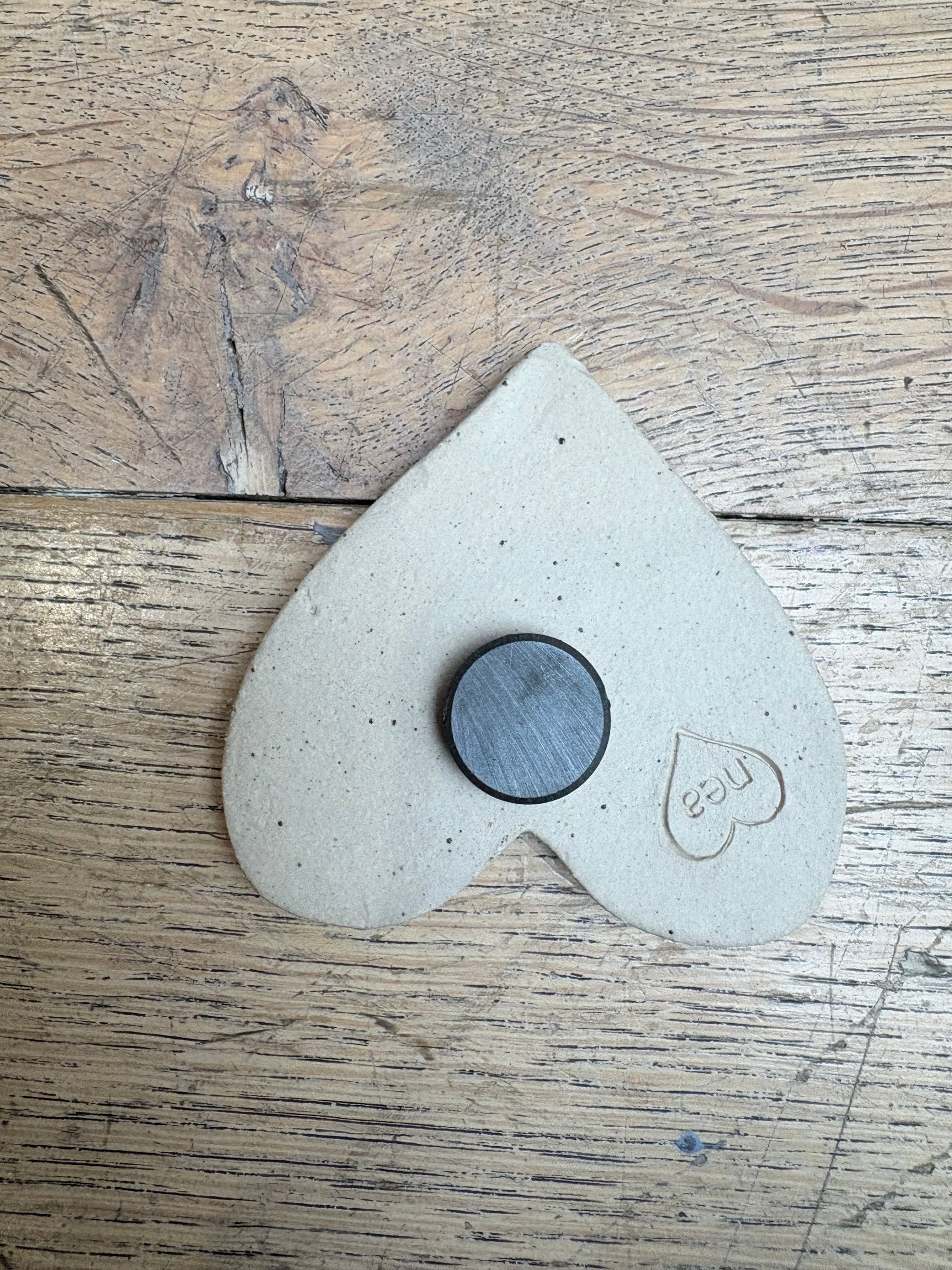 “wanker” Magnet (beige, large)