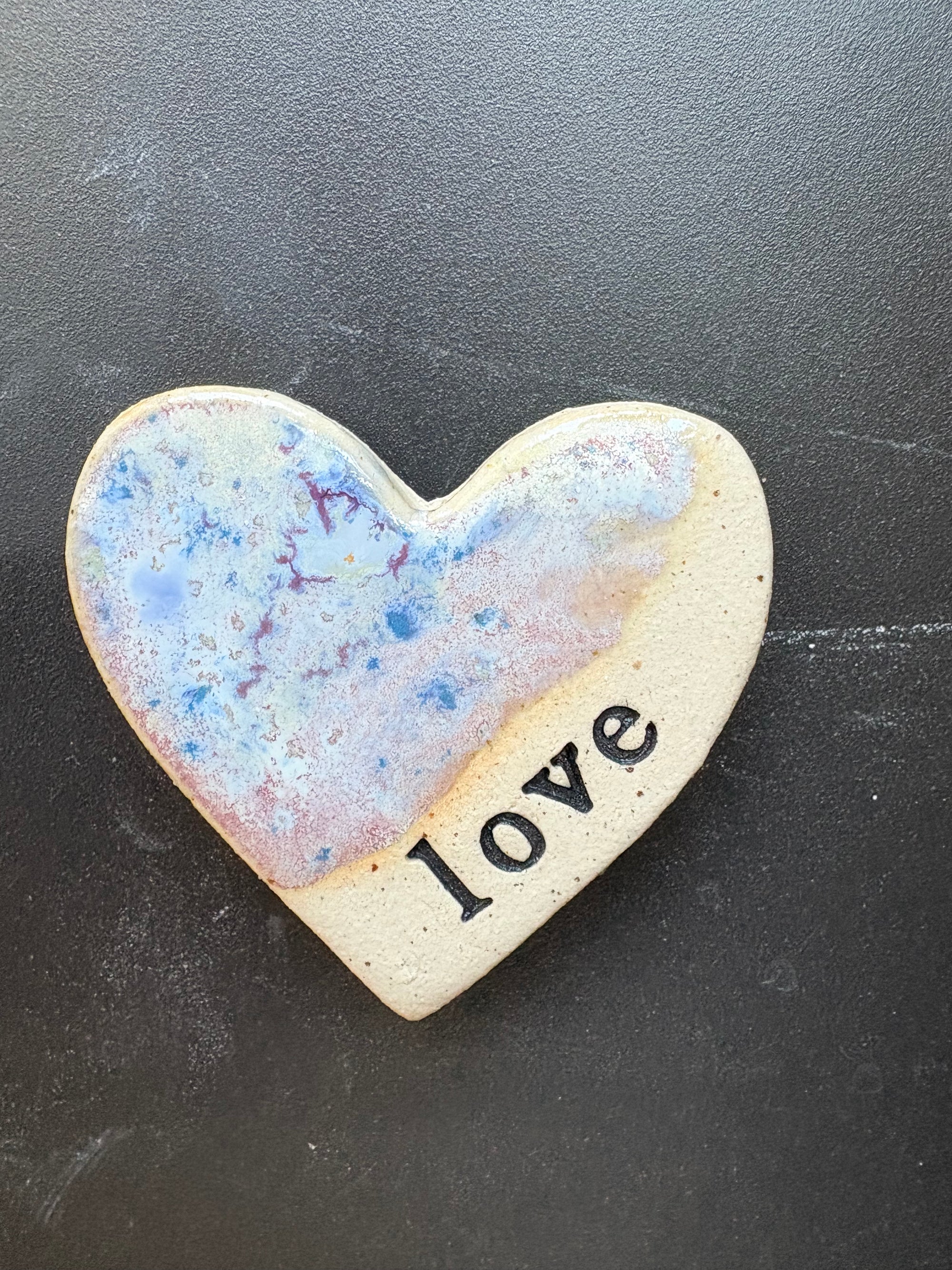 “love" Magnet (lilac)