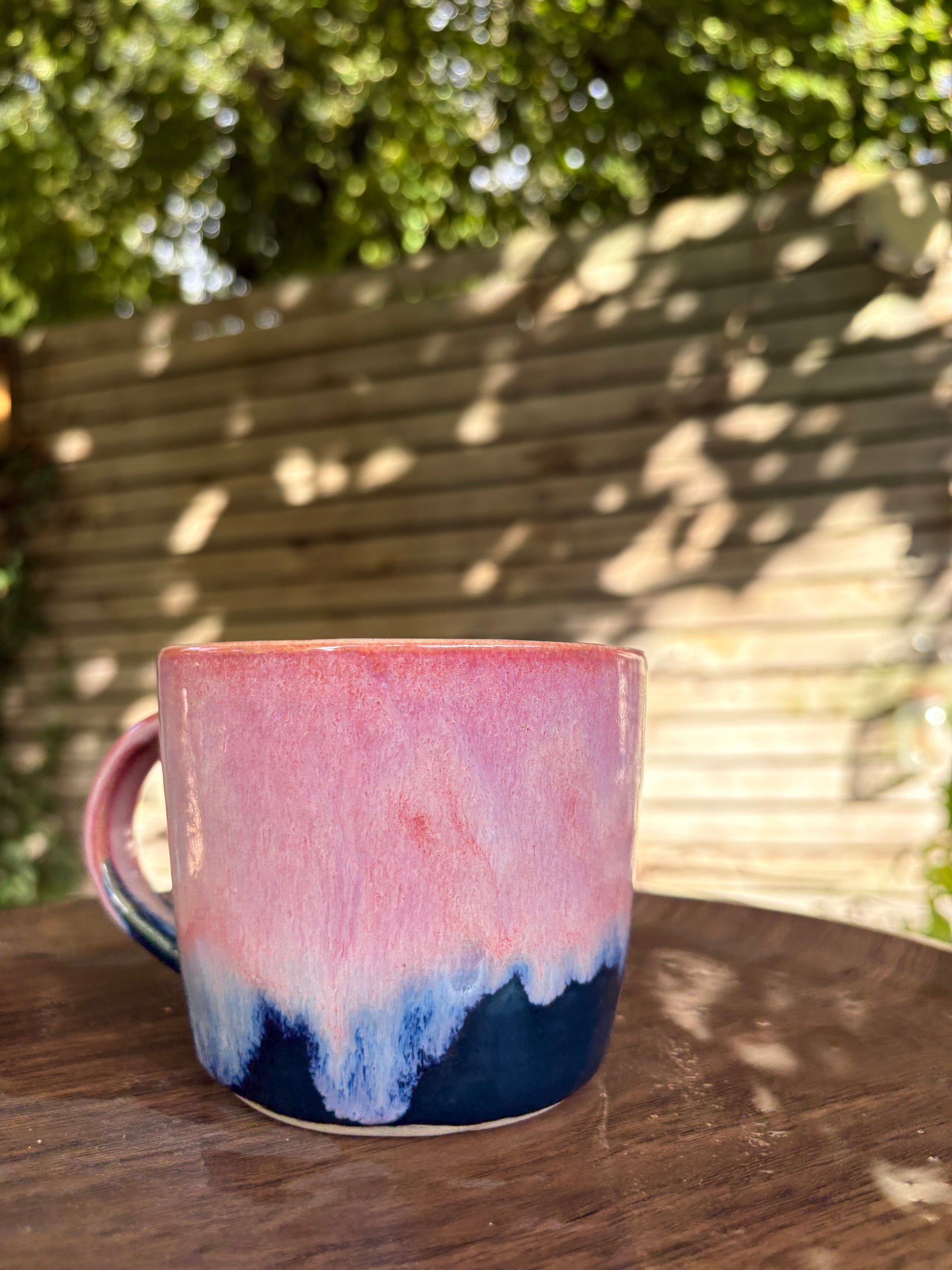 "what a fucked up time to be alive" mug (Pink/blue)