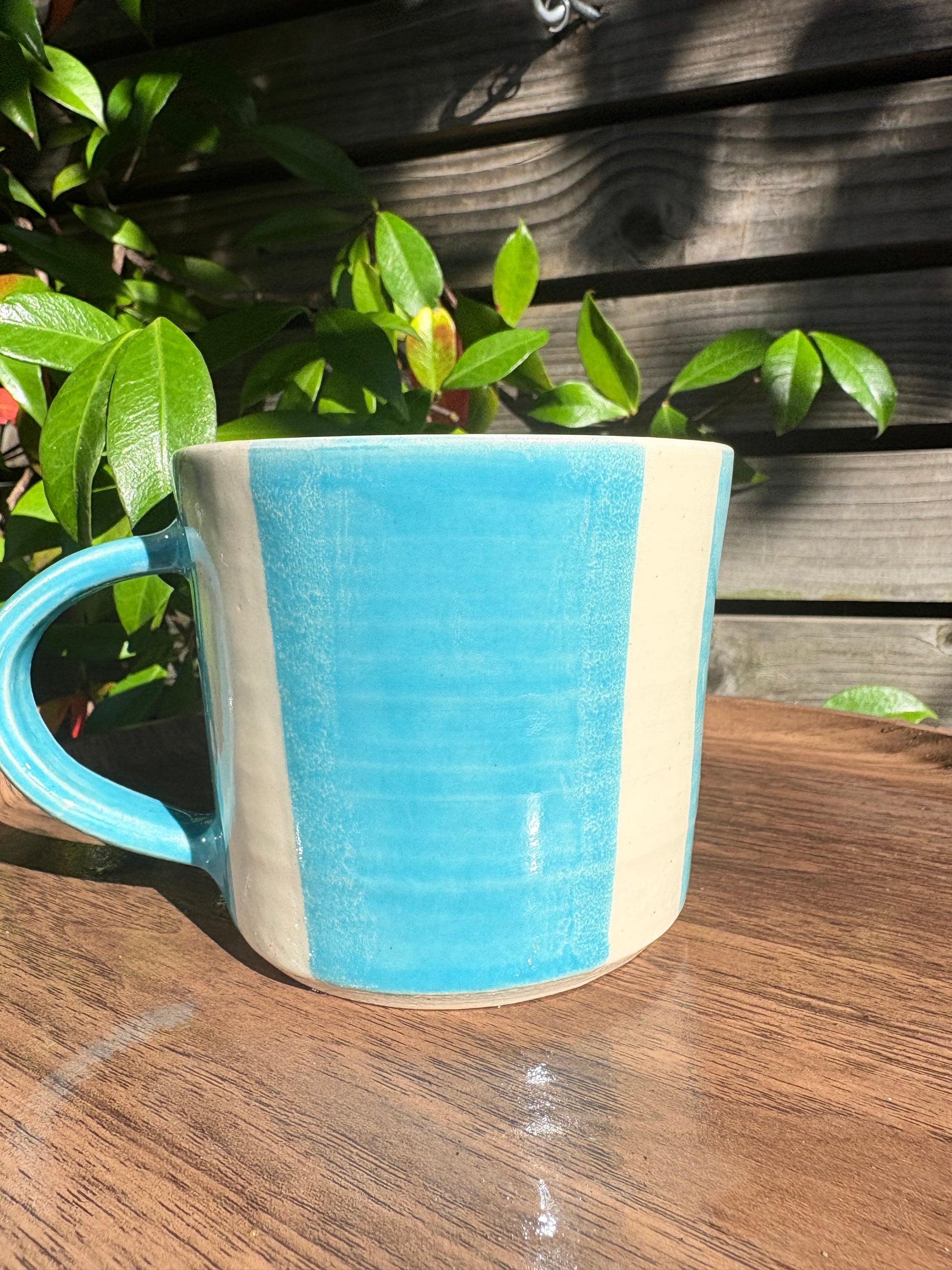 "fuck off, i'm watching the traitors" mug (handle/light blue, 330ml)
