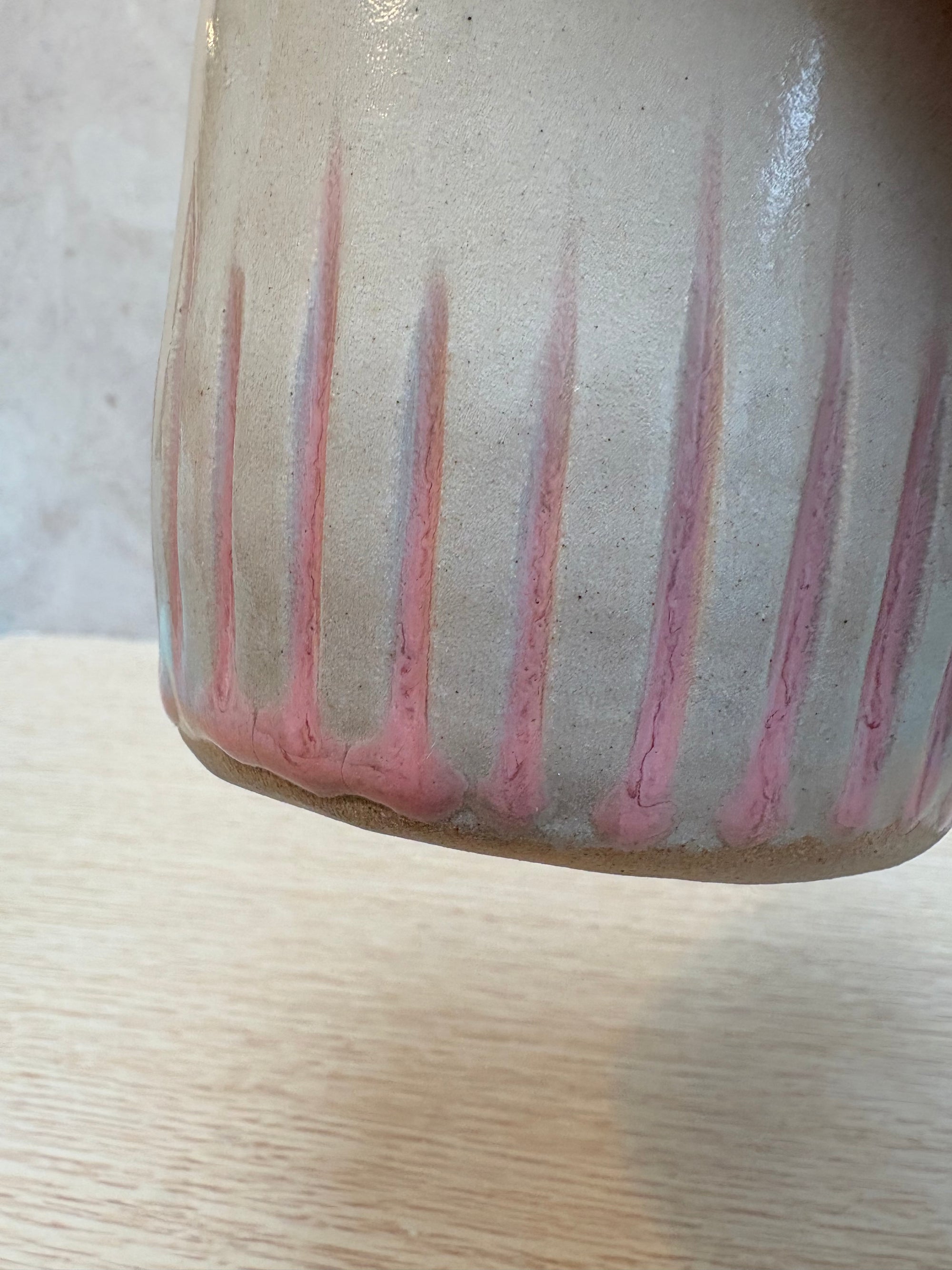 “Fuck off i'm reading" mug (Pale Pink Grooves)