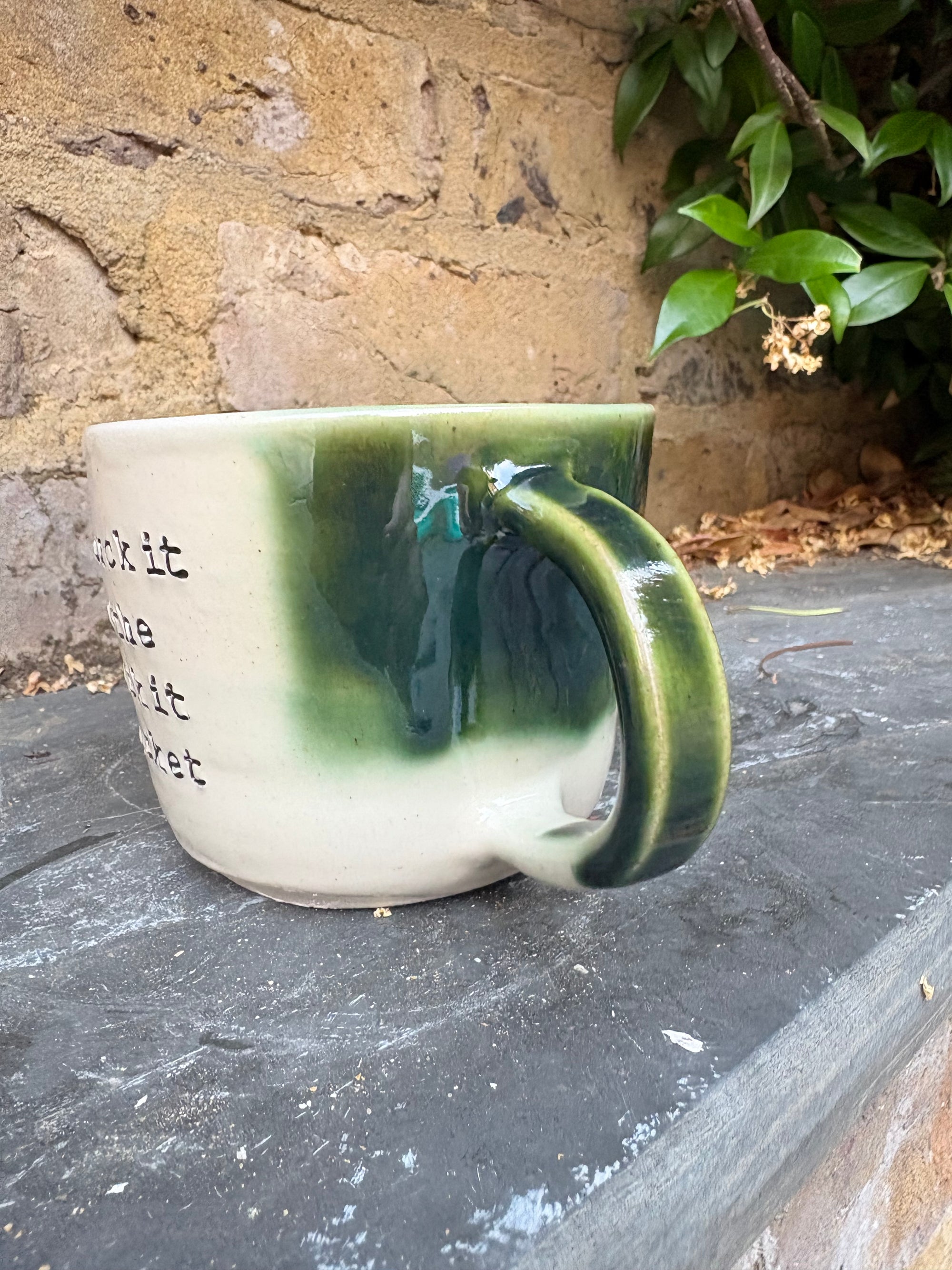 “chuck it in the fuck it bucket" mug (green, 290ml)