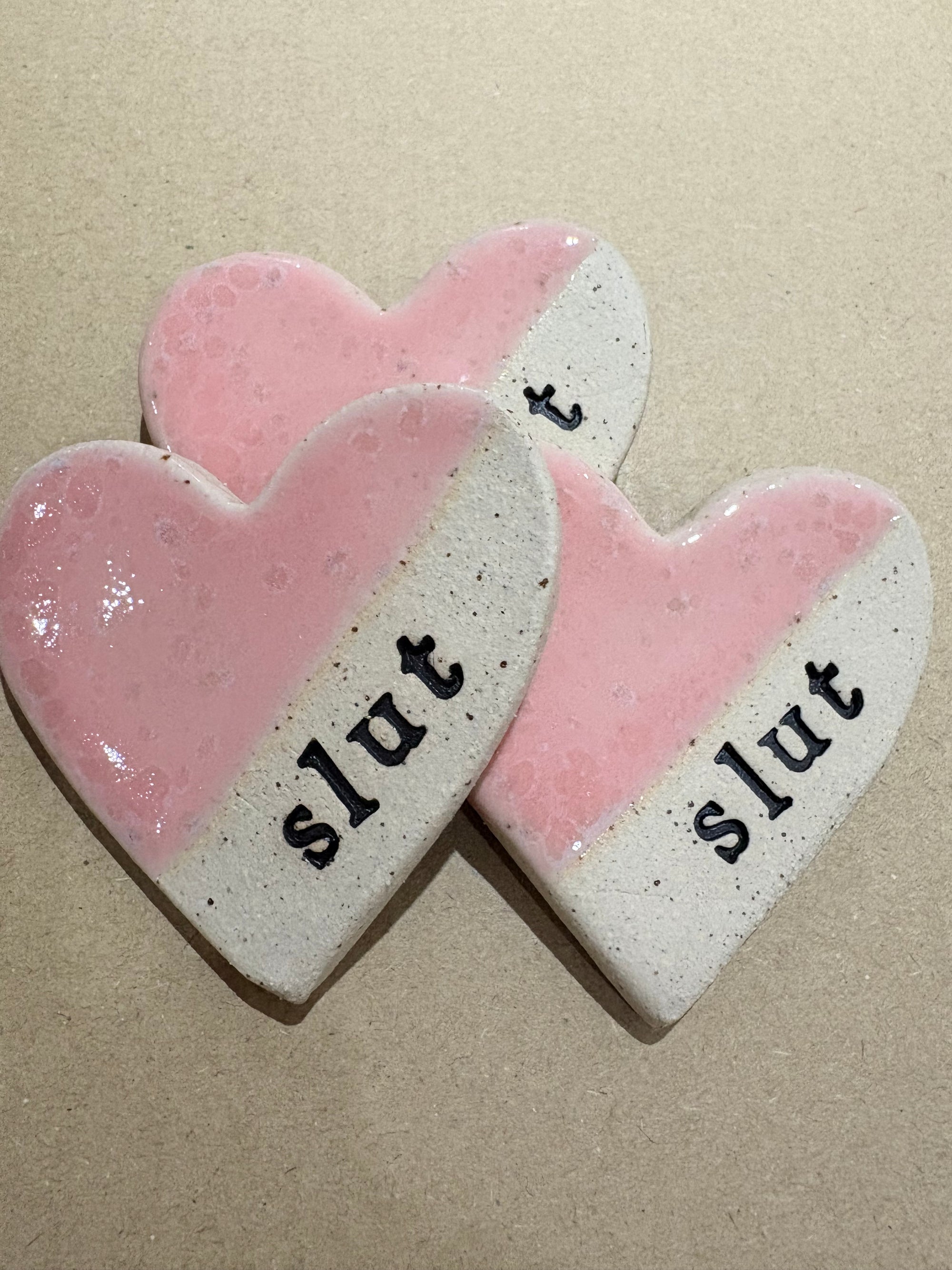 “slut” Magnet (pink, large)