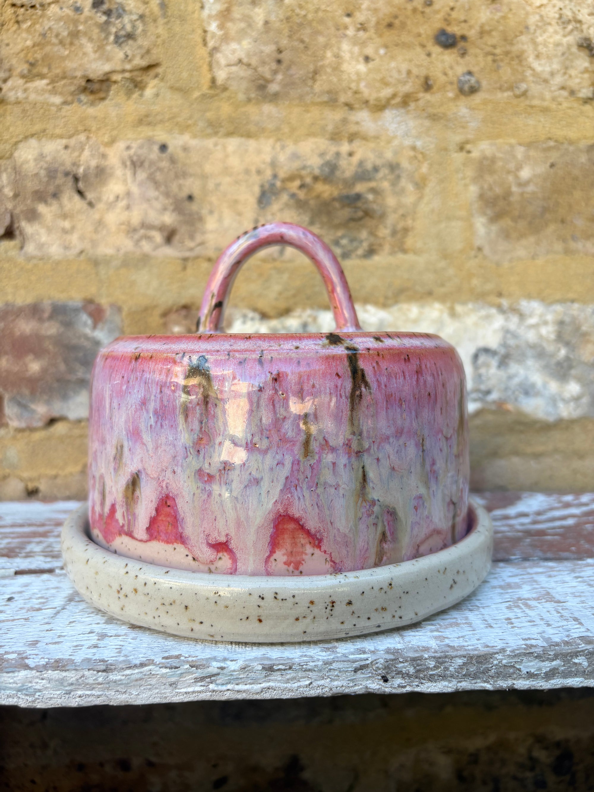 Butter Dish (butter slut, pink wood, flecked clay, handle)