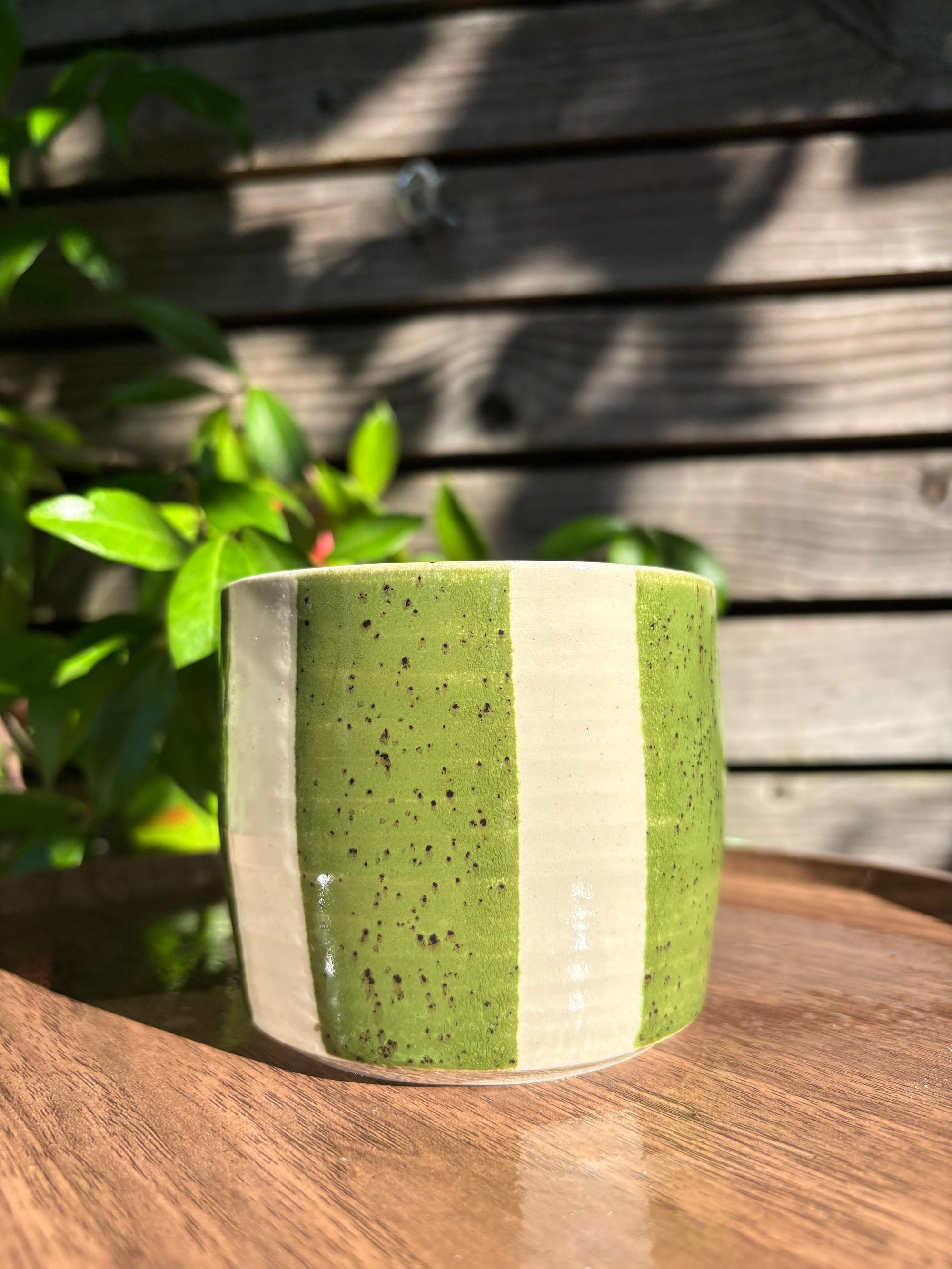 "fuck off, i'm watching the traitors" mug (no handle/green speckle, 300ml)