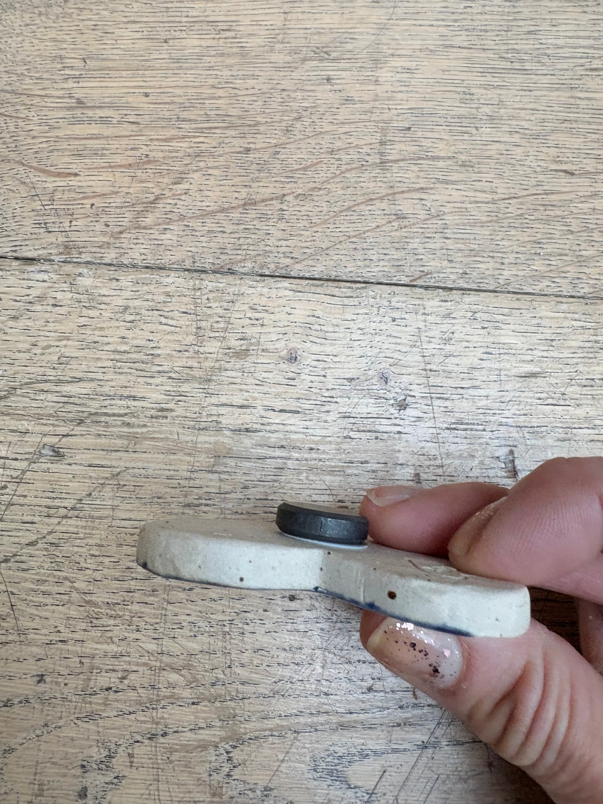 “slut” Magnet (blue, medium)