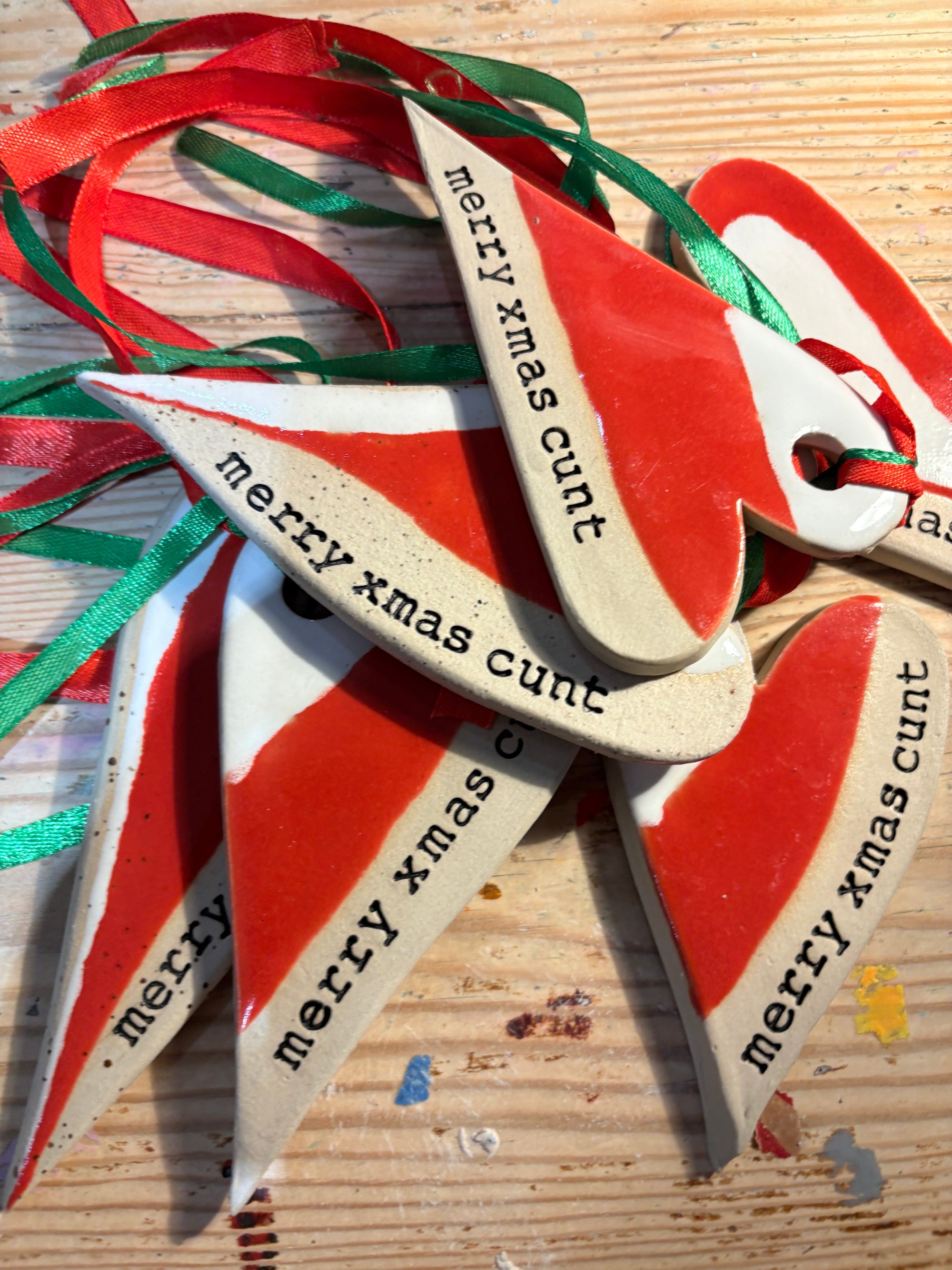 “merry xmas cunt” hanging decoration (red and white, large)