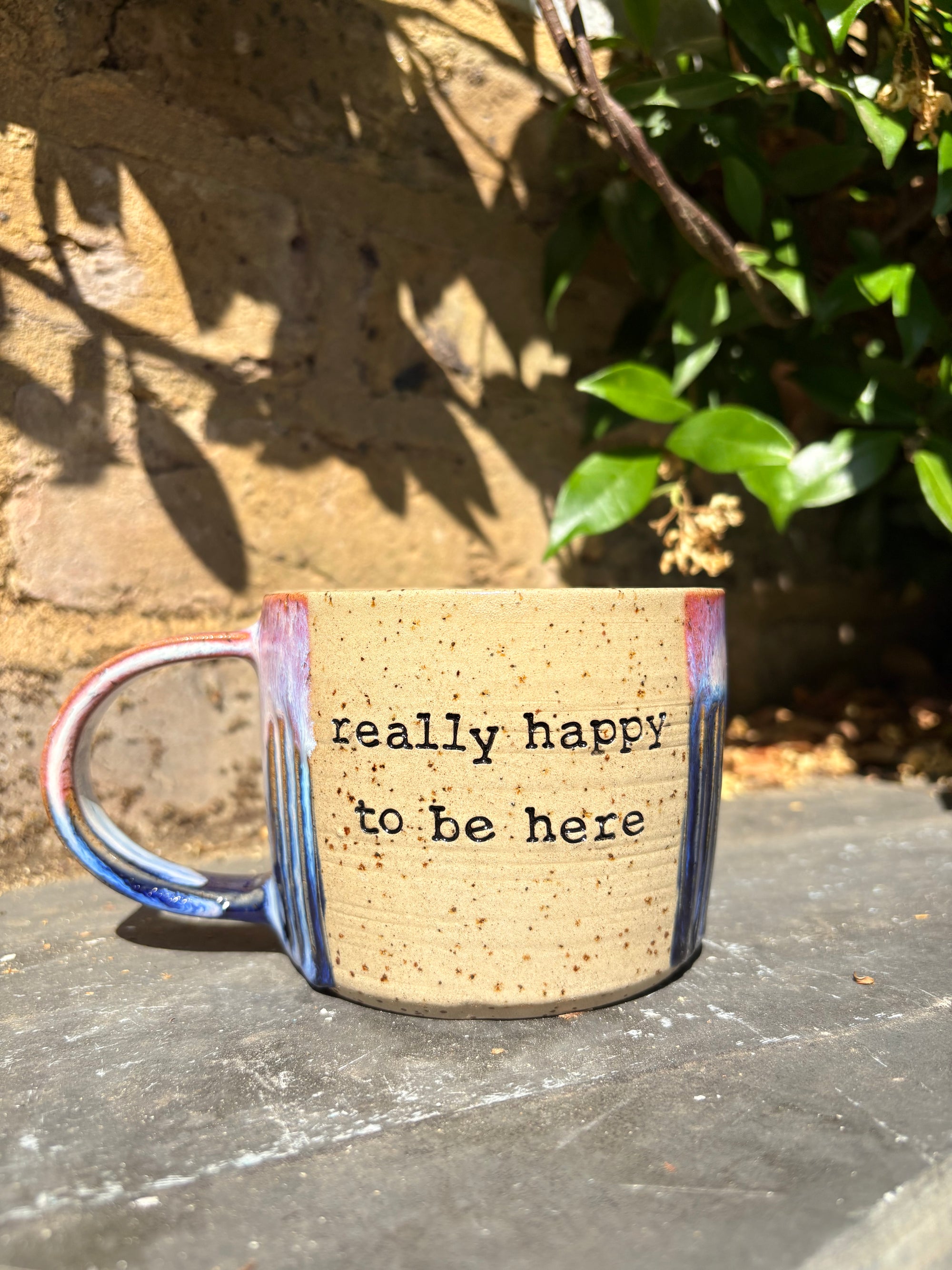 "really happy to be here” "what a bunch of cunts" mug (pink/blue grooves, 350ml)