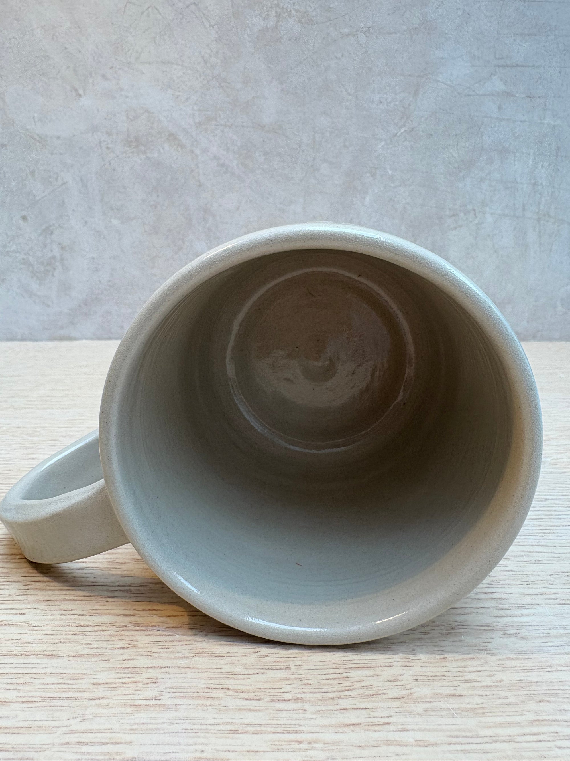 “Fuck off i'm reading" mug (Pale Pink Grooves)