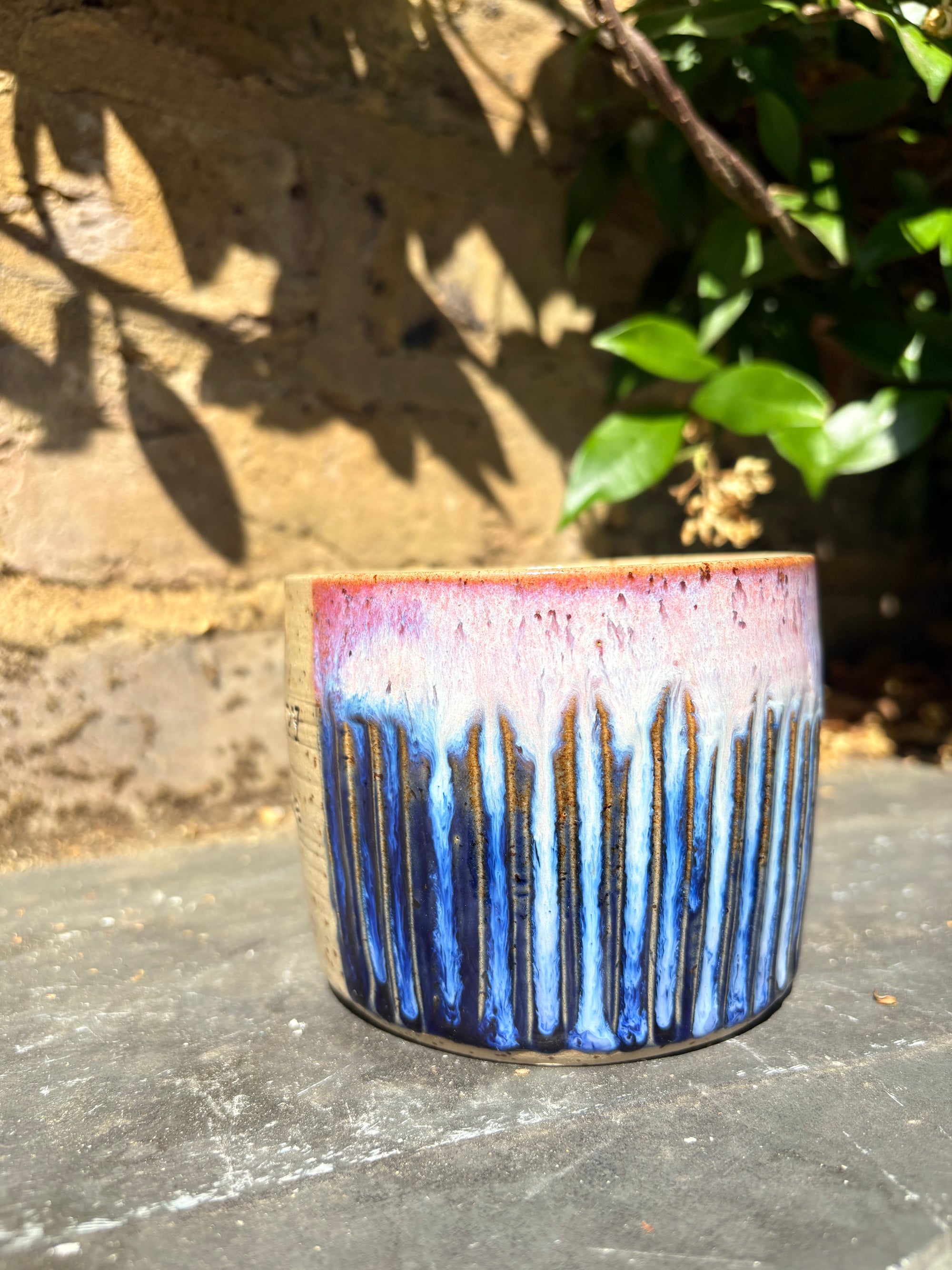 "really happy to be here” "what a bunch of cunts" mug (pink/blue grooves, 350ml)