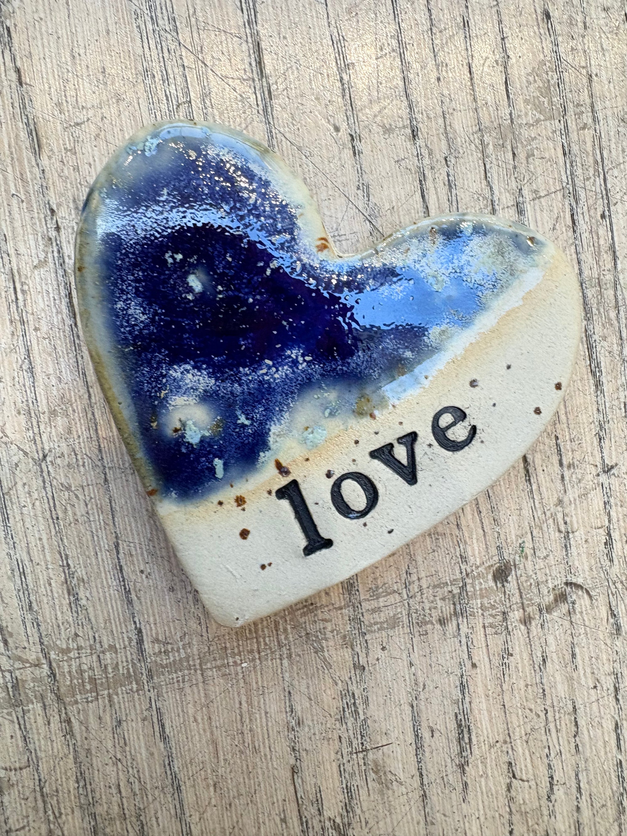 "love" Magnet (blue)