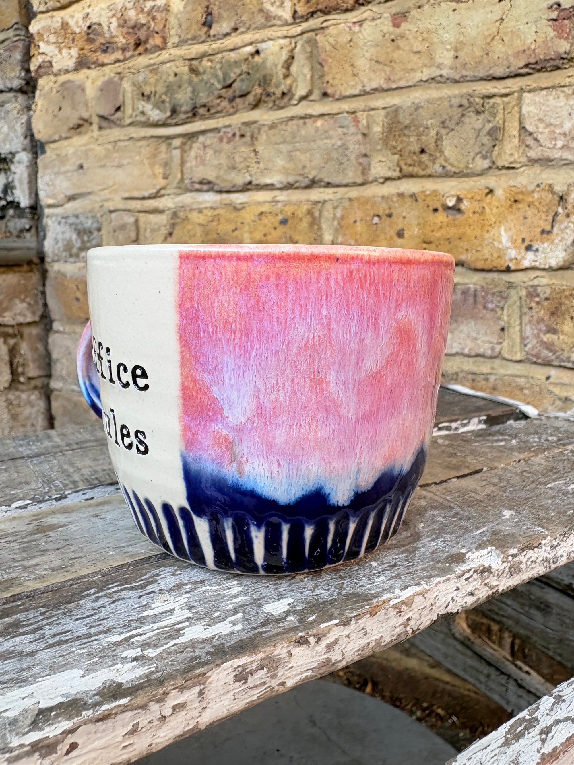 "office rules” "no whistling no humming no sniffing no chewing no toes (men)" mug (pink/blue, 300ml)