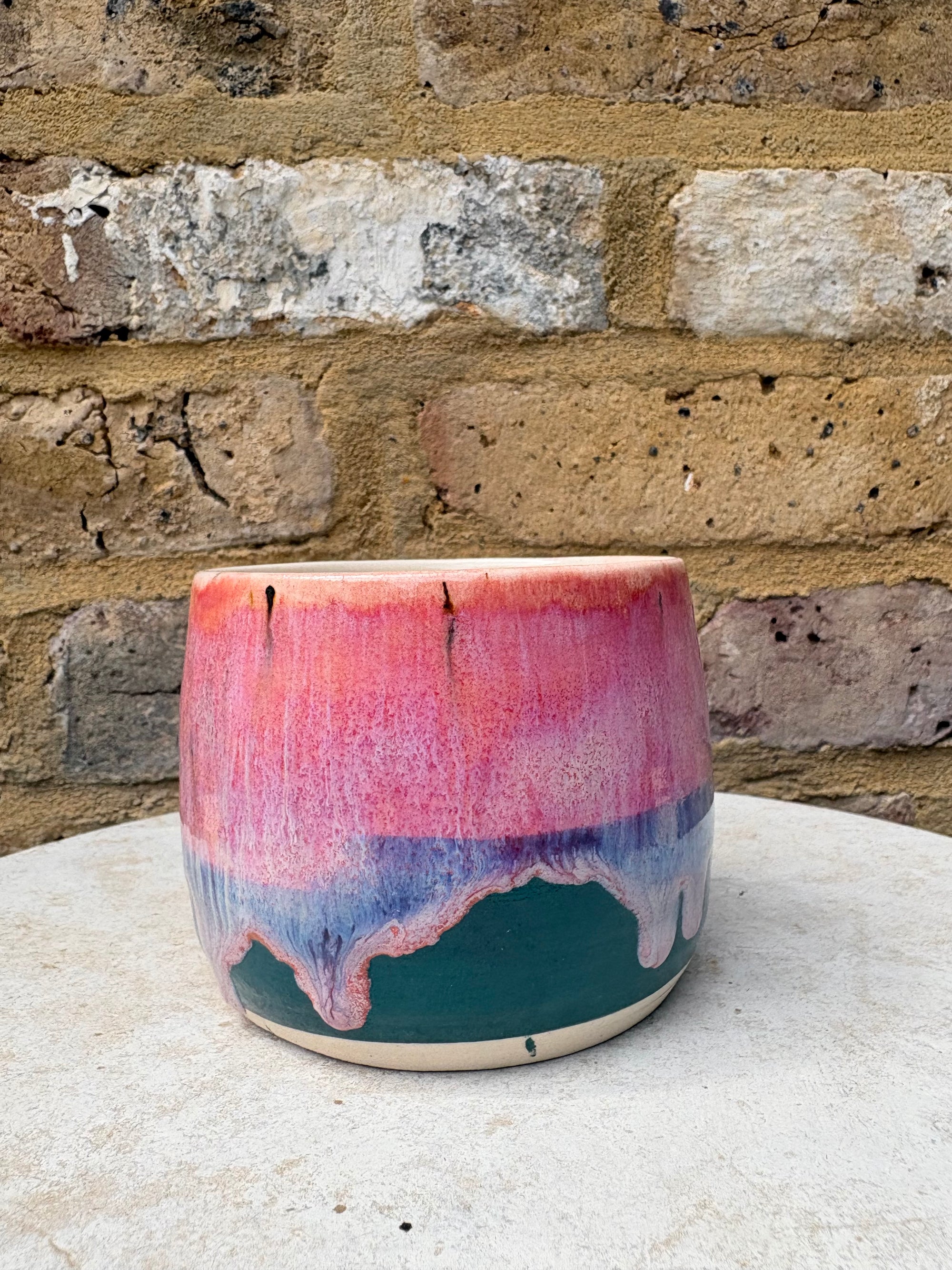 "please hesitate to reach out to me" mug (pink/green)