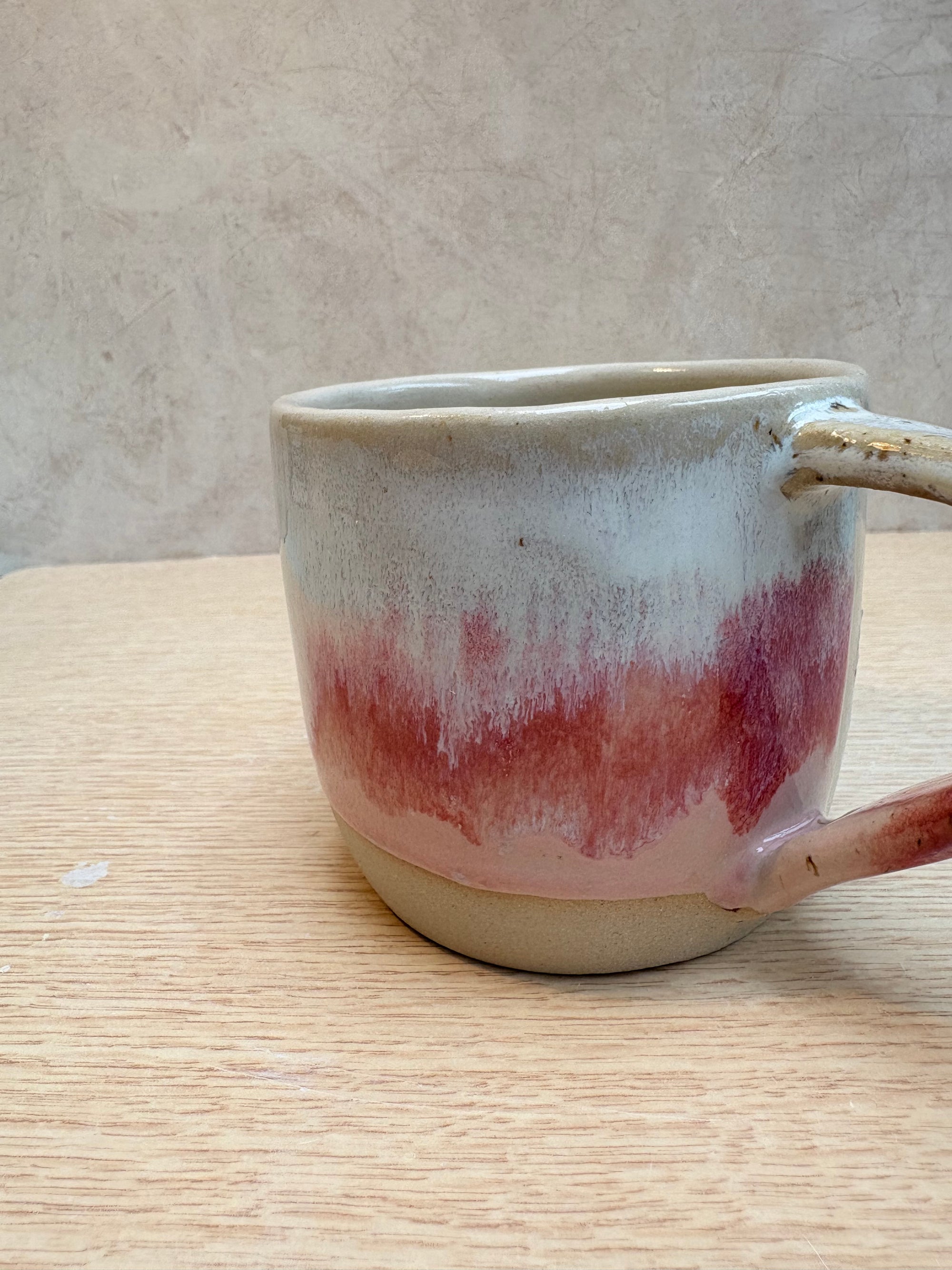 “Fuck off i'm reading" mug (Pink Raspberry Ripple) (smaller)