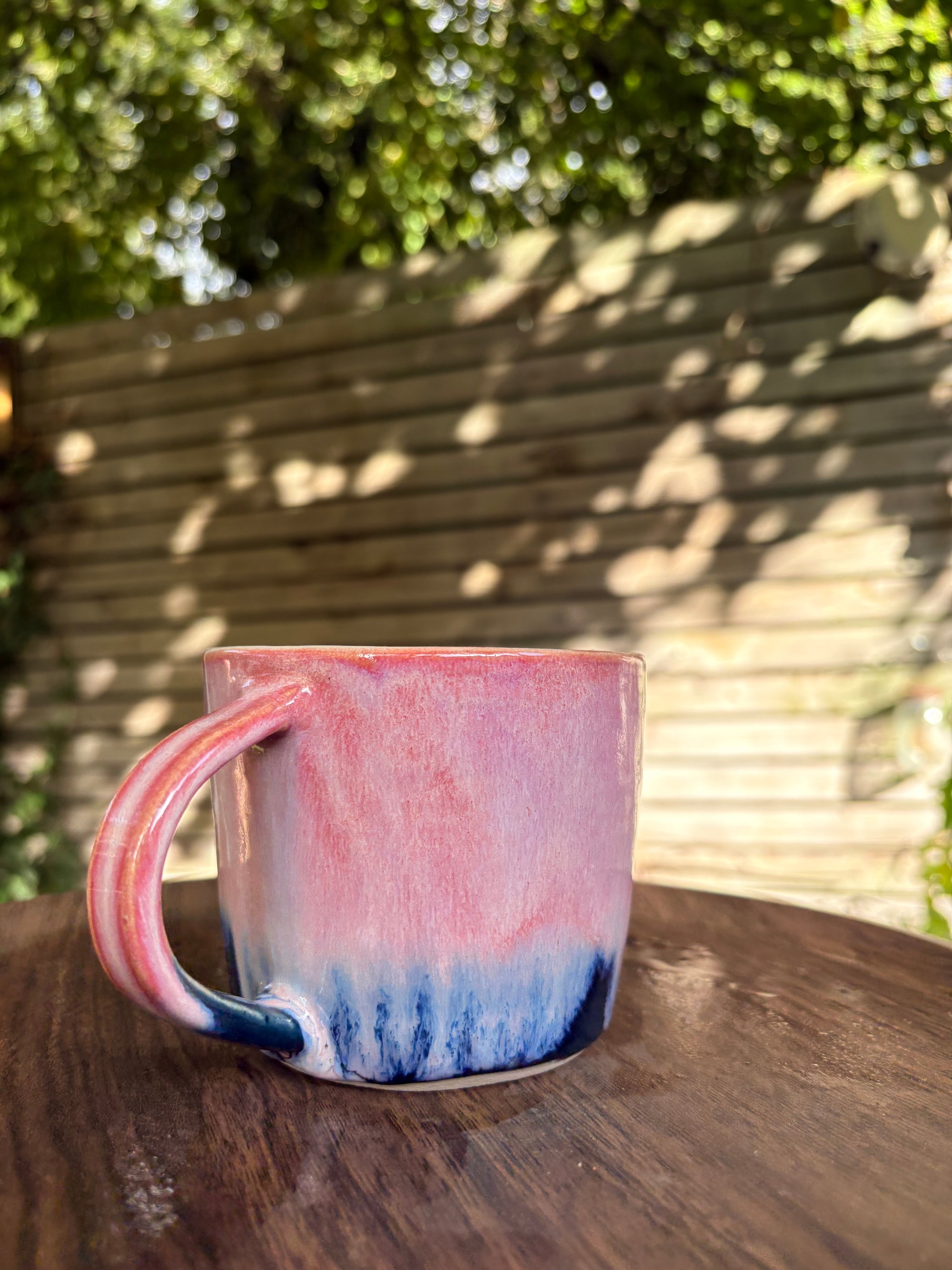 "what a fucked up time to be alive" mug (Pink/blue)