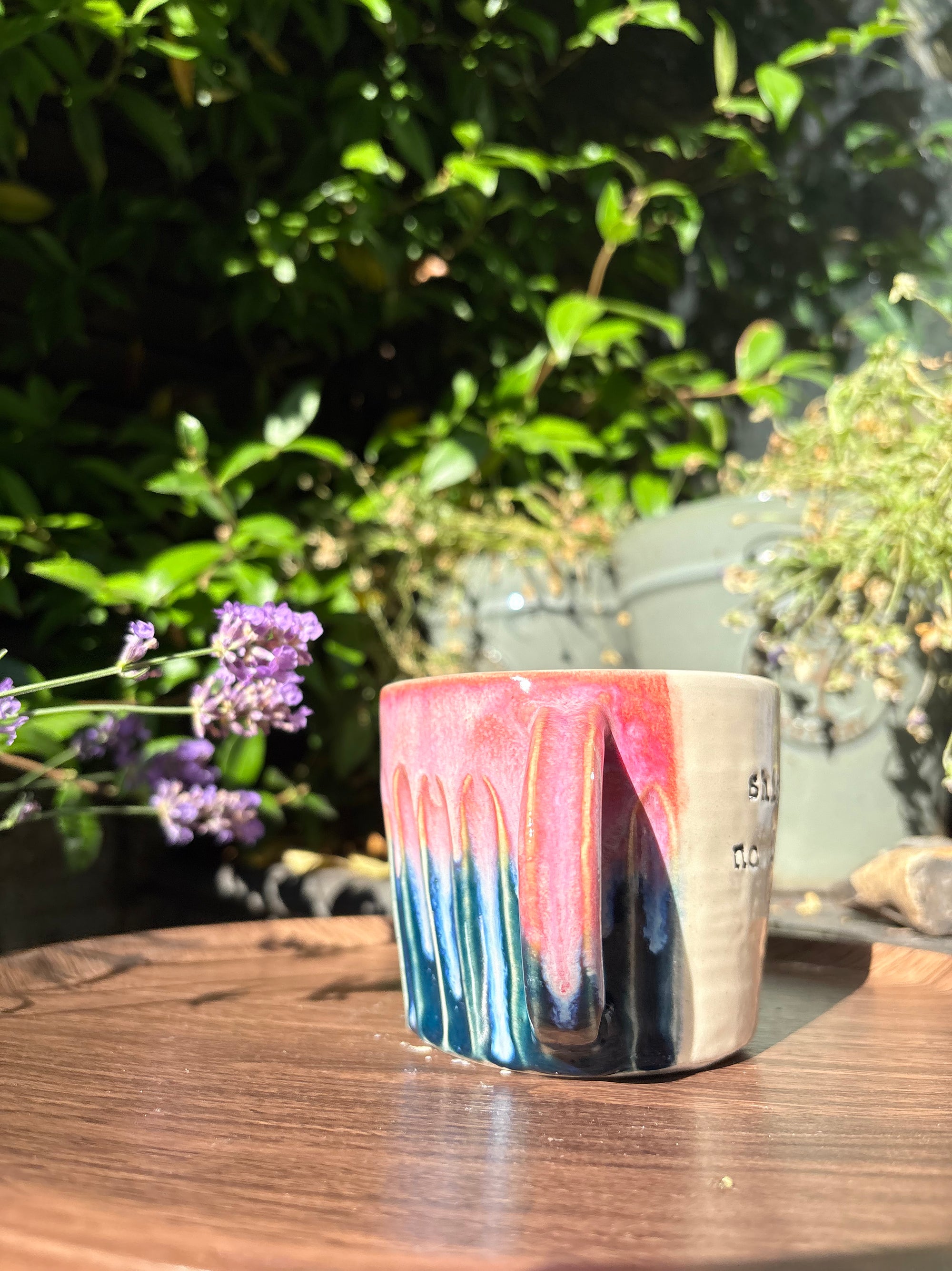 “shit show no interval" mug (Green/pink)