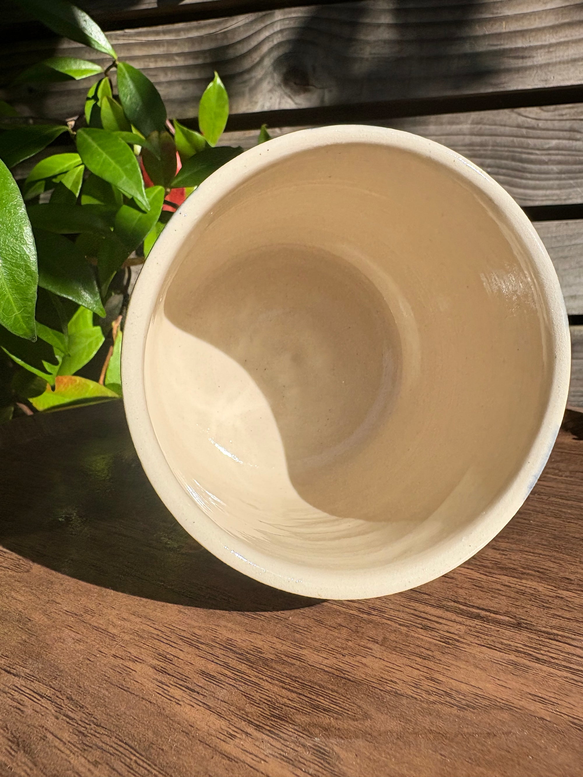 "fuck off, i'm watching the traitors" mug (no handle/dark blue/grooves, 320ml)