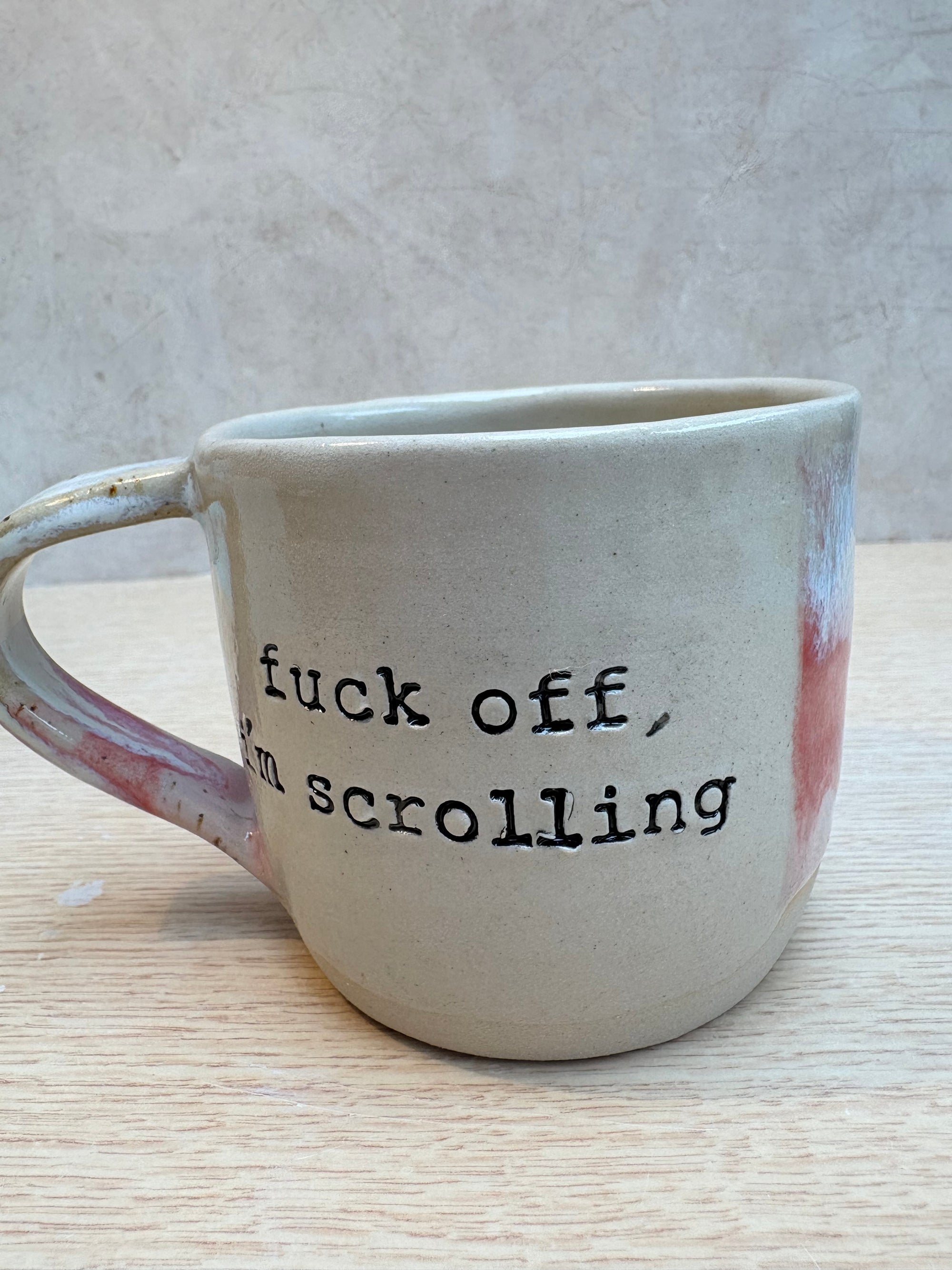 “Fuck off i'm reading" mug (Pink Raspberry Ripple) (smaller)