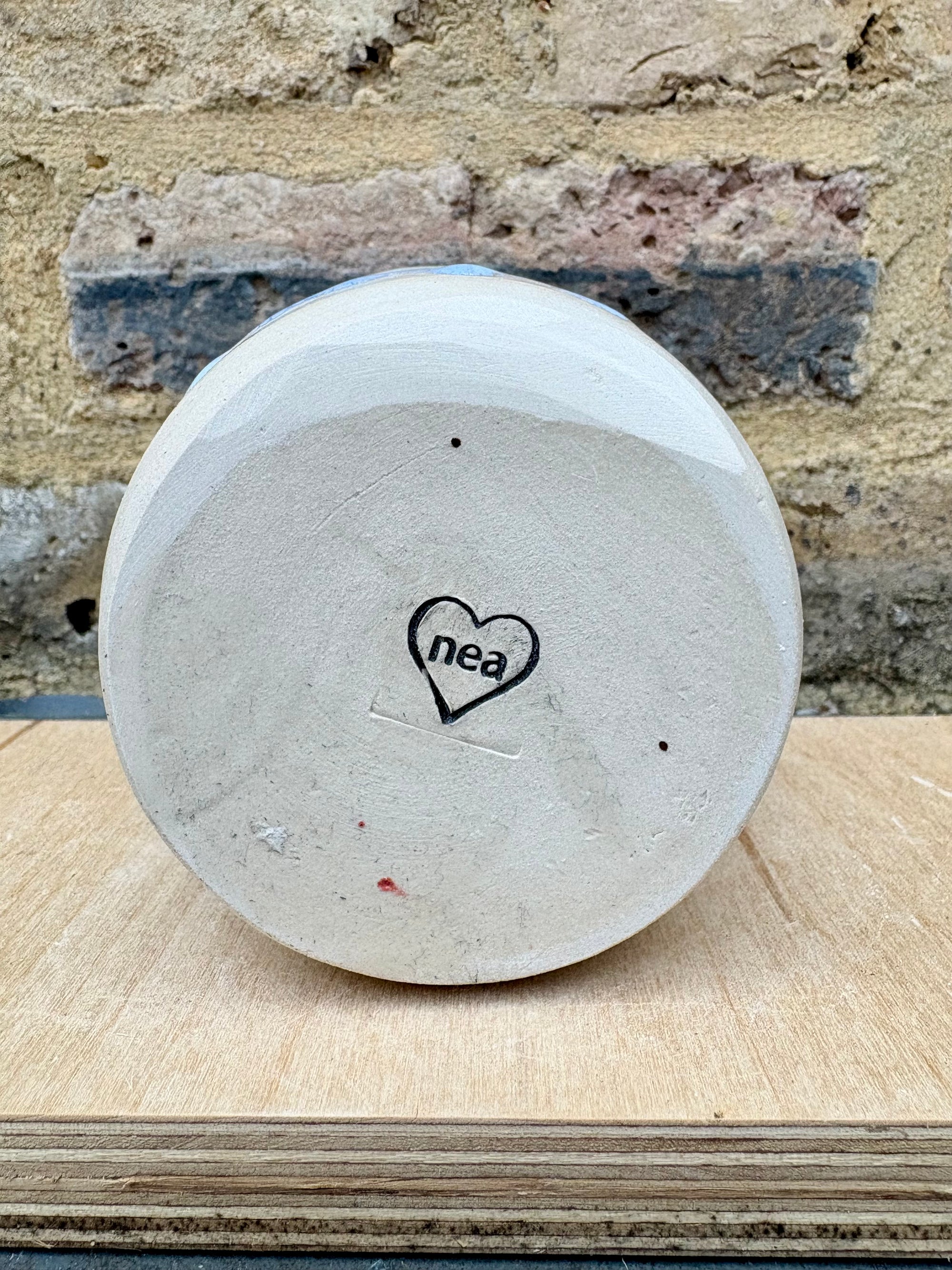 "chill pills" lidded pot (oyster blue)