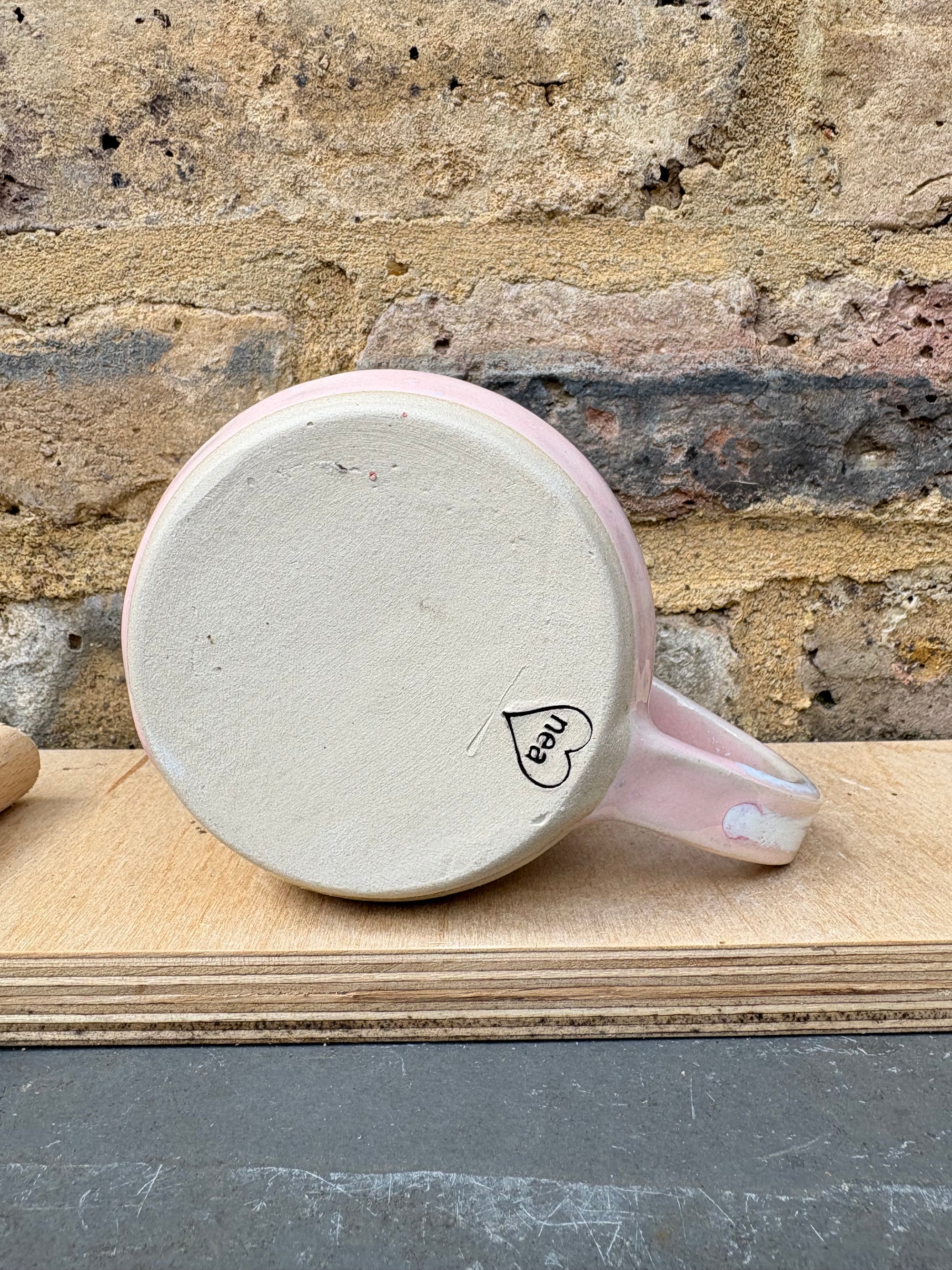 “Fuck off i'm reading" mug (medium - Pale Pink Raspberry Ripple)