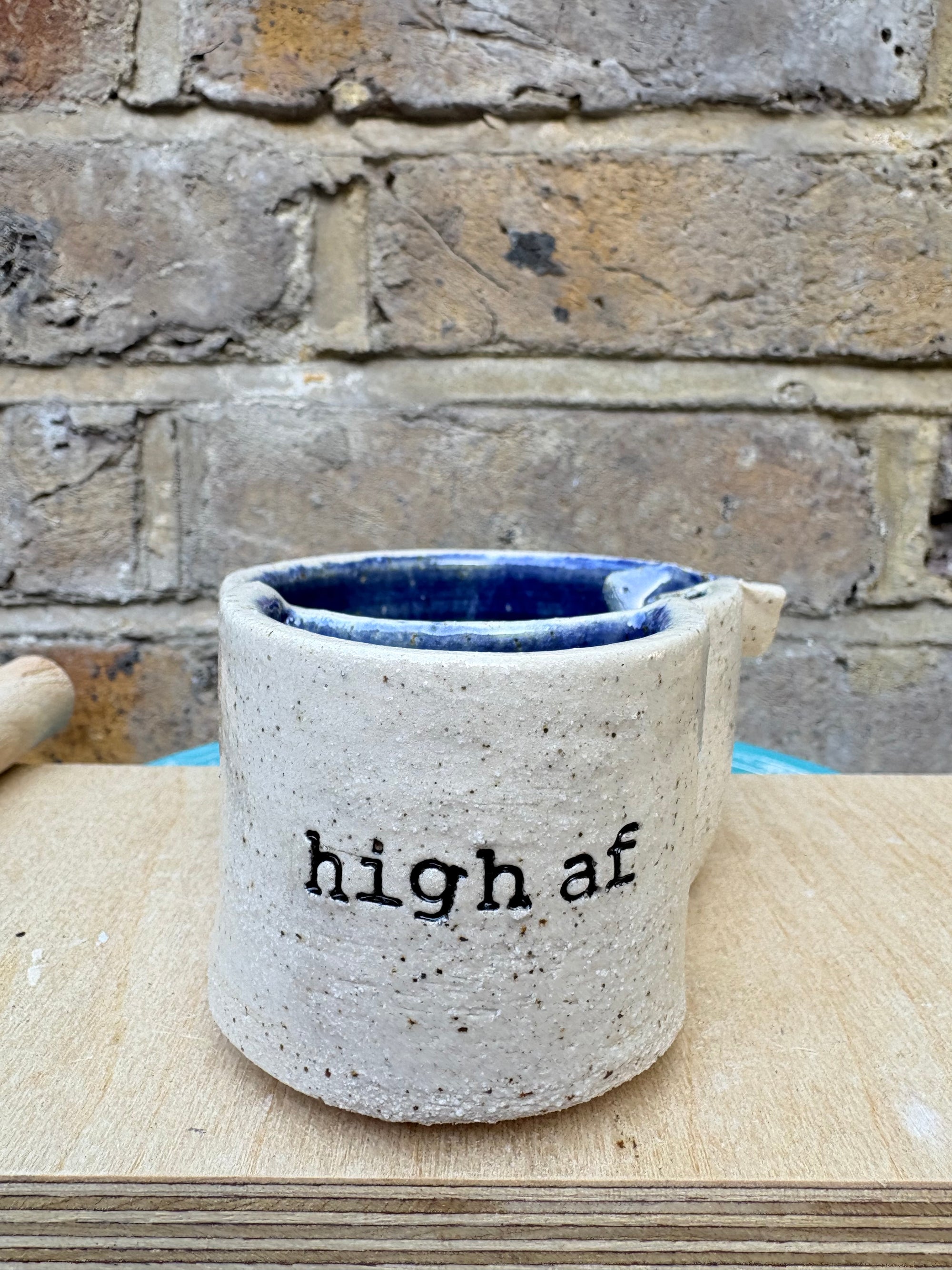 Ashtray with lighter holder (deep blue)