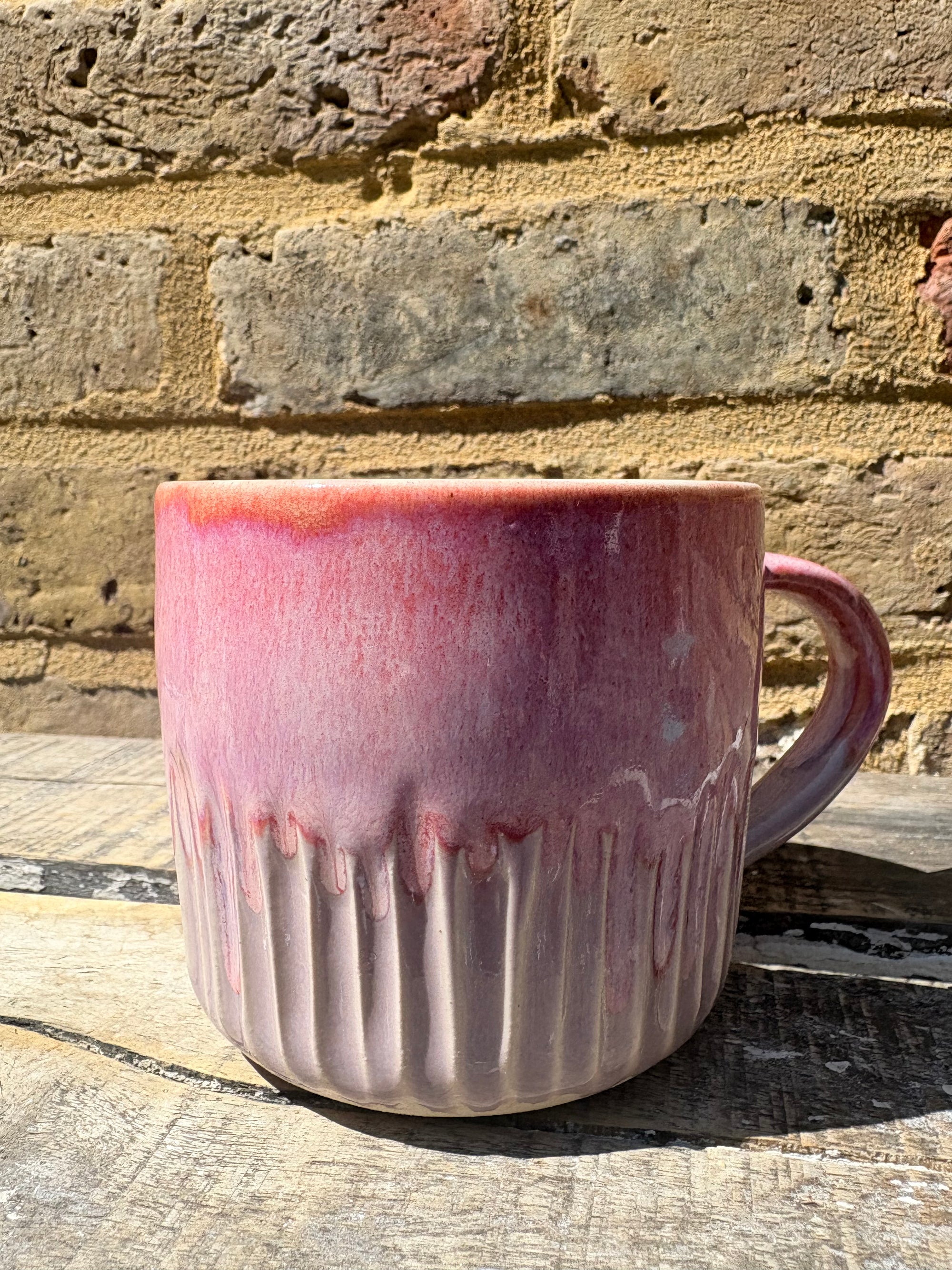 "really happy to be here” "what a bunch of cunts" mug (pink, grooves, 260ml)