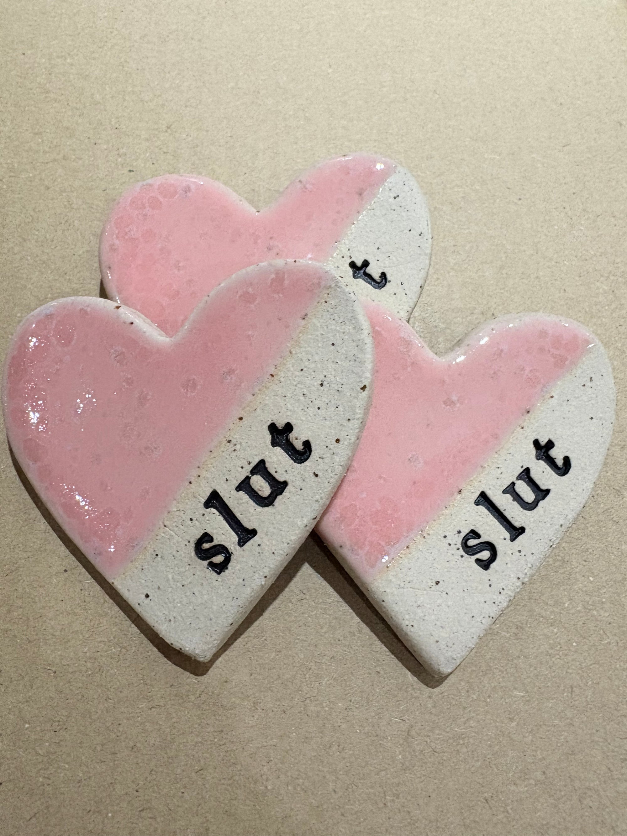 “slut” Magnet (pink, large)