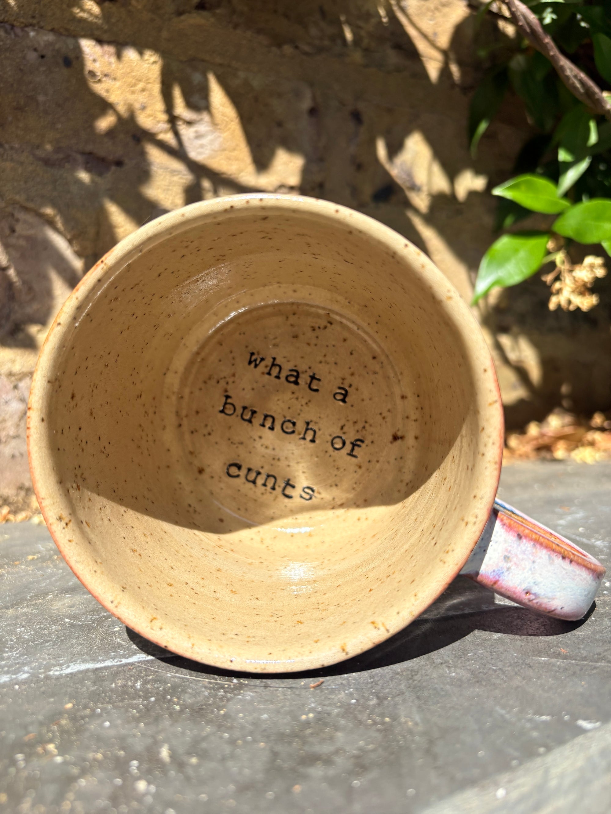 "really happy to be here” "what a bunch of cunts" mug (pink blue grooves, 380ml)