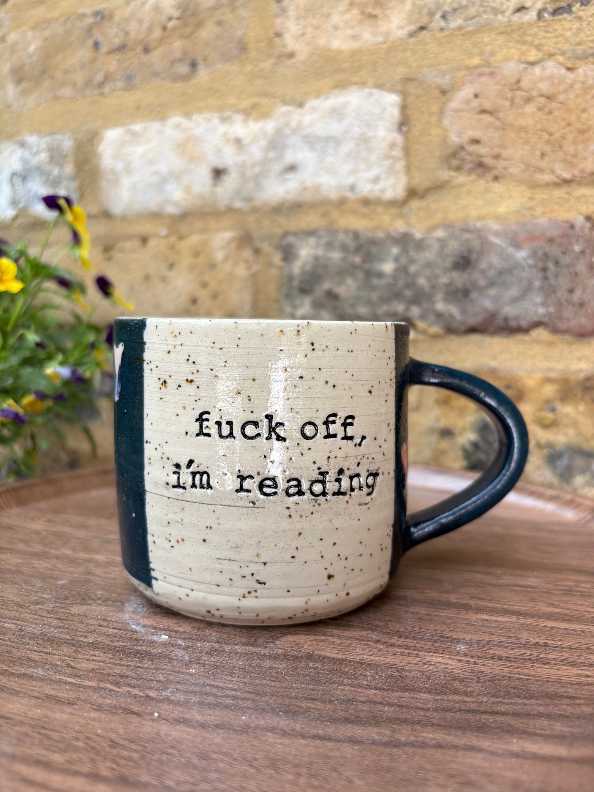 “Fuck off i'm reading" mug (blue/hearts)