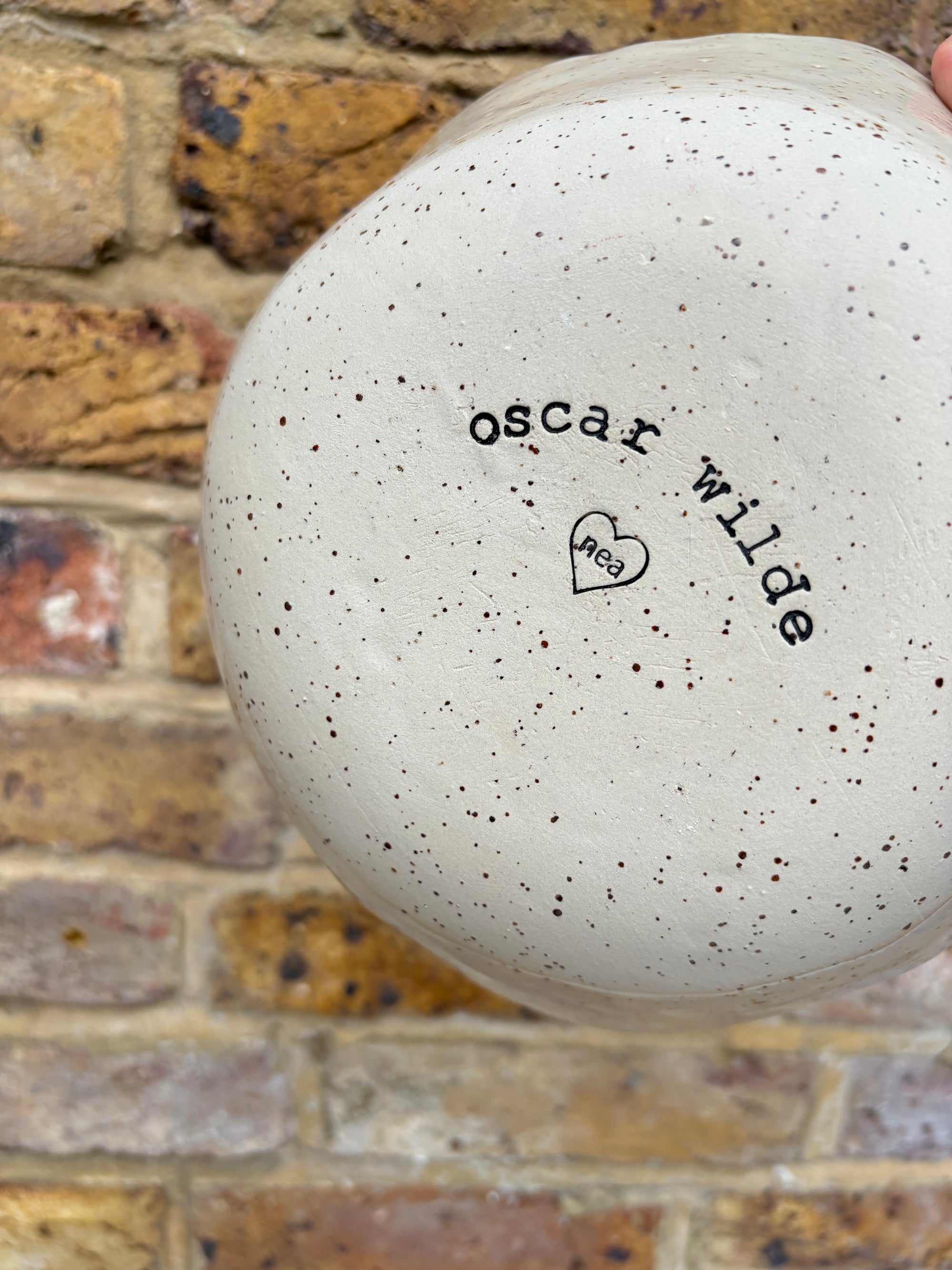 Oscar Wilde "after a good dinner, one can forgive anybody, even one's relatives" bowl