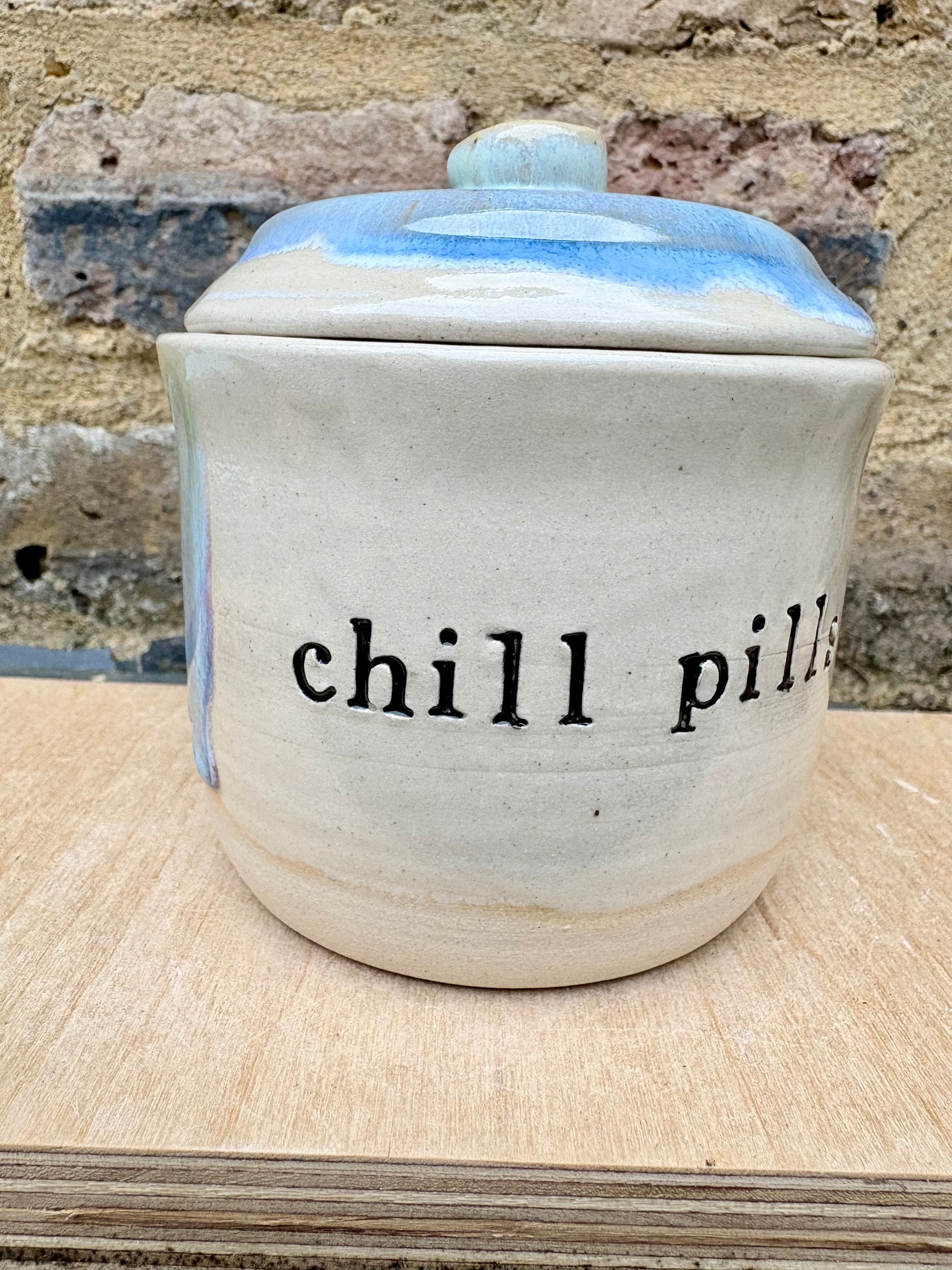 "chill pills" lidded pot (oyster blue)