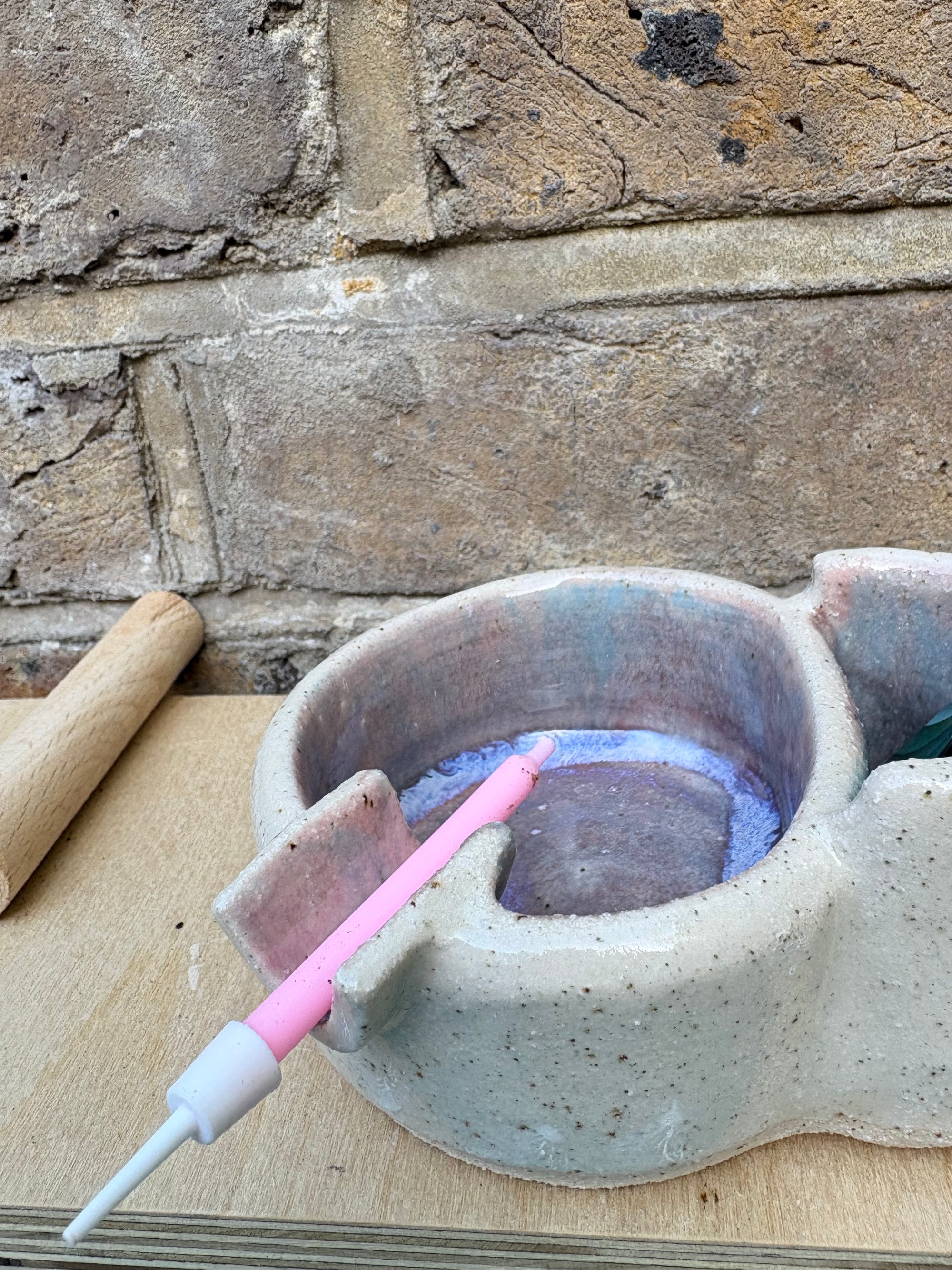 Ashtray with lighter holder (purple)