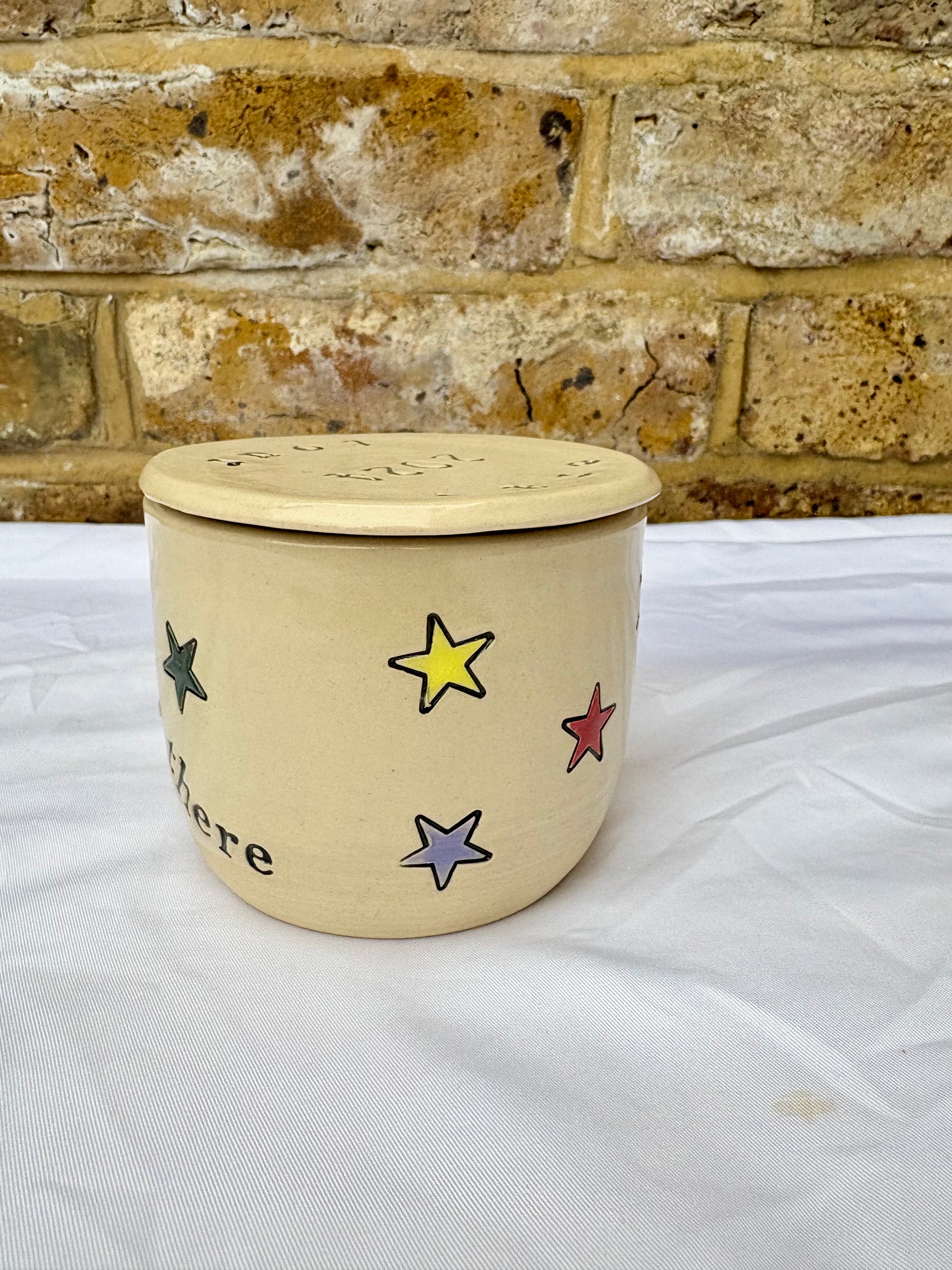 Cute lidded star pot