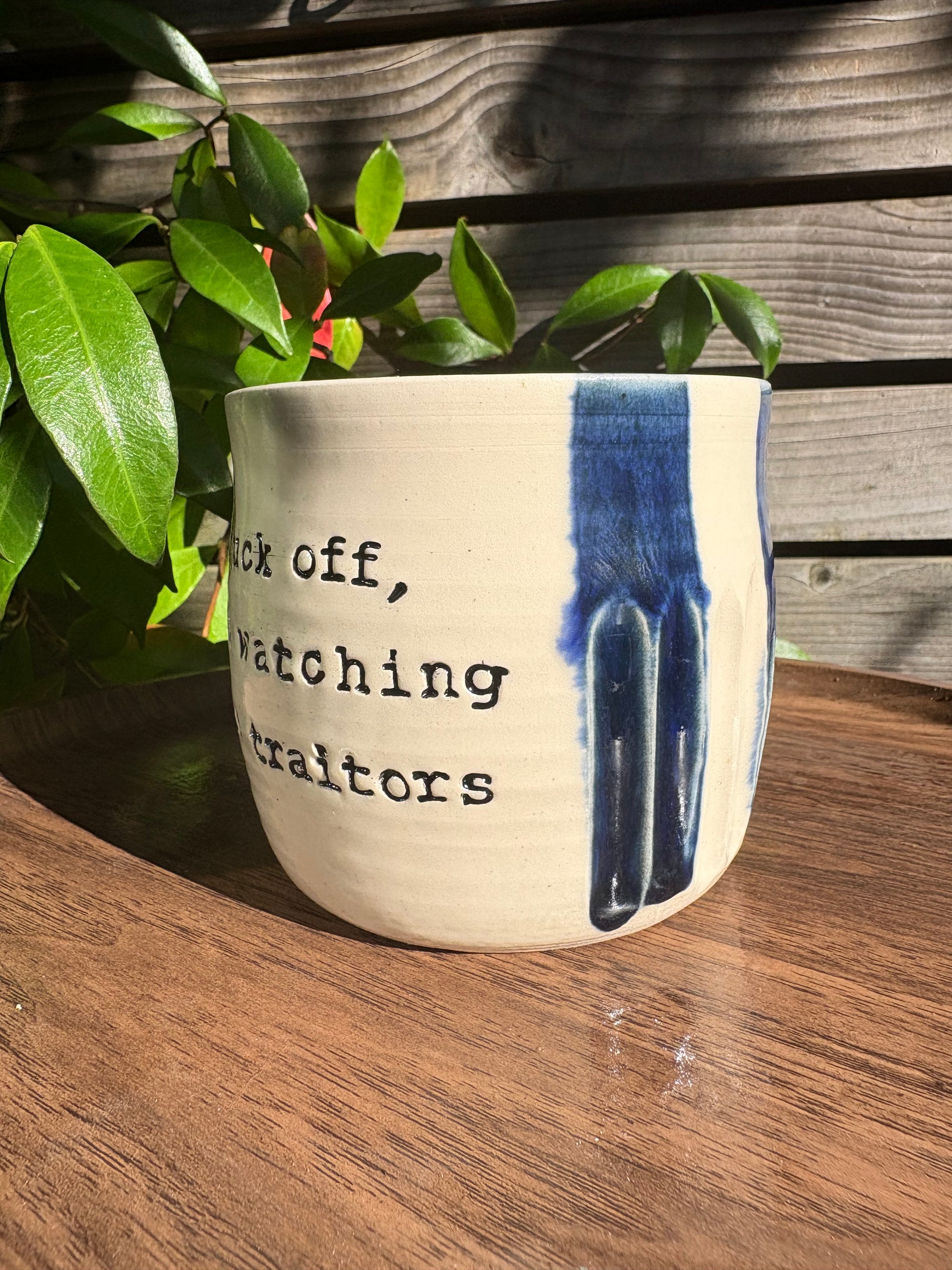 "fuck off, i'm watching the traitors" mug (no handle/dark blue/grooves, 320ml)