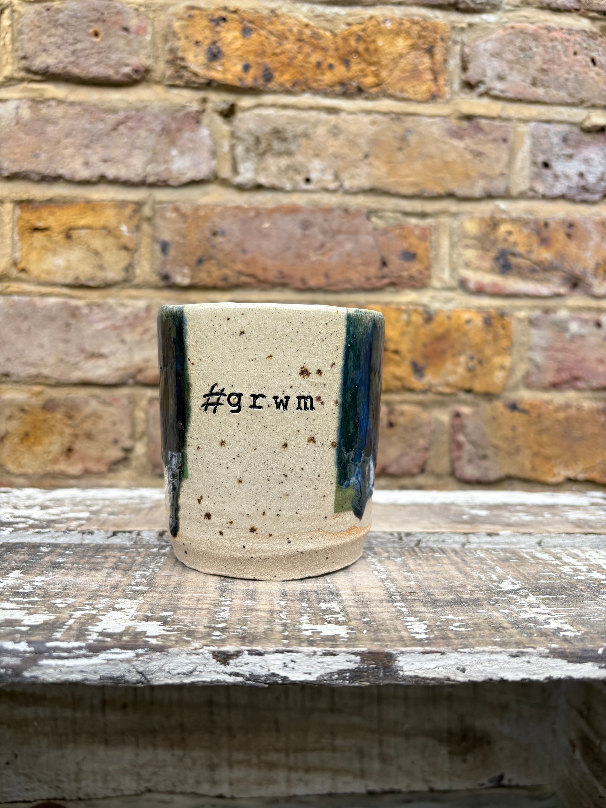 "#grwm” make up holder (greens)