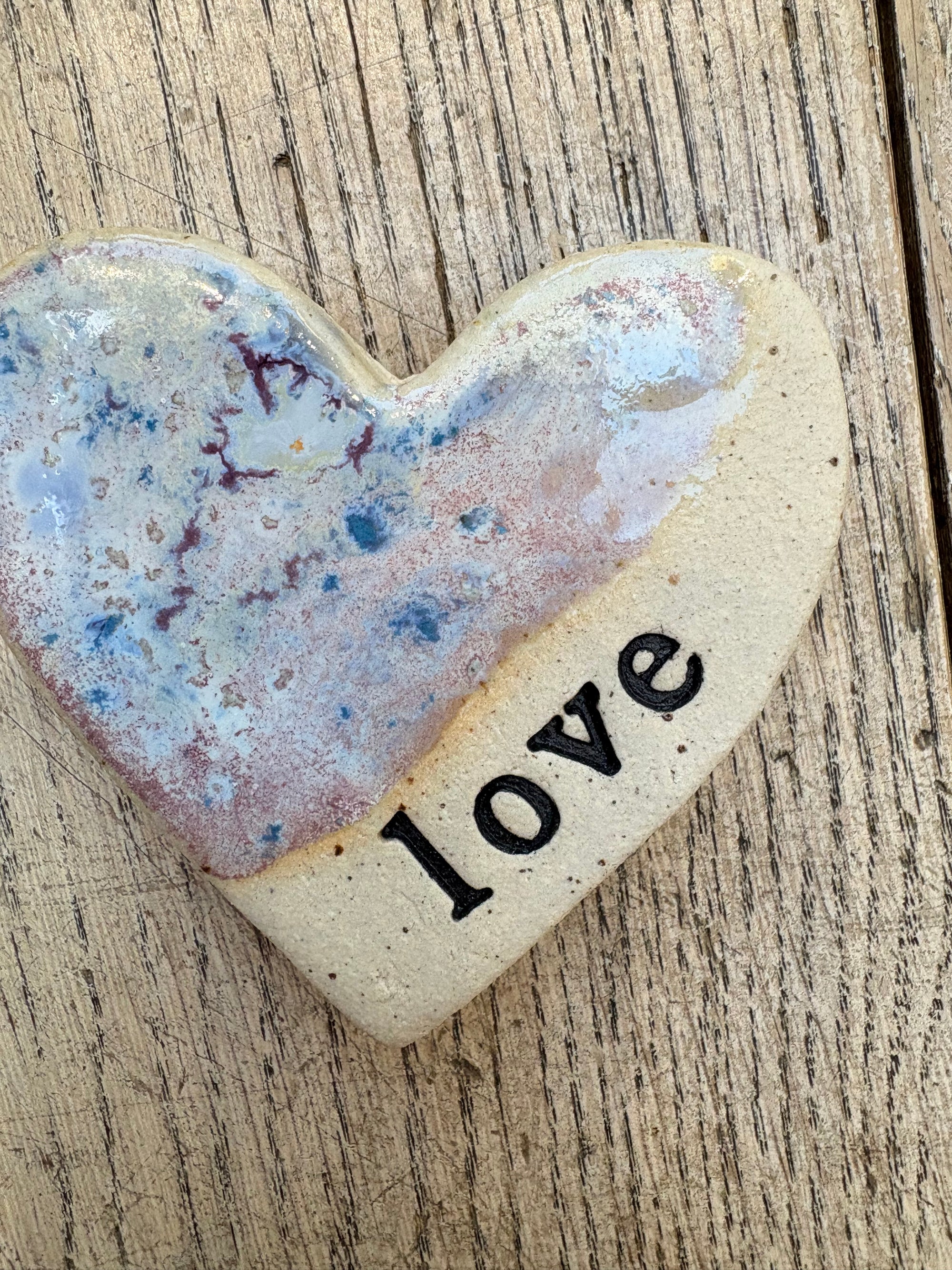 “love" Magnet (lilac)