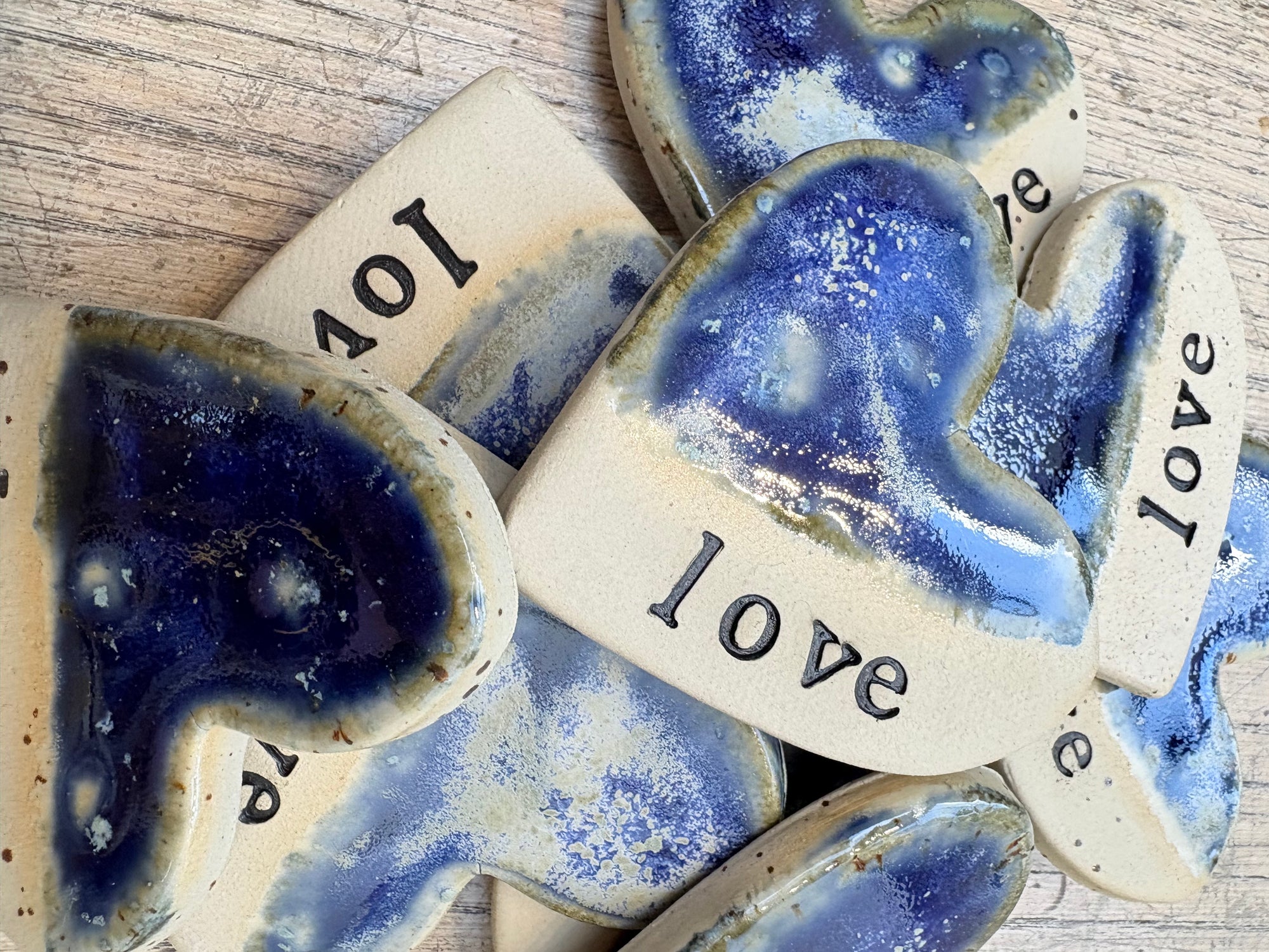 "love" Magnet (blue)
