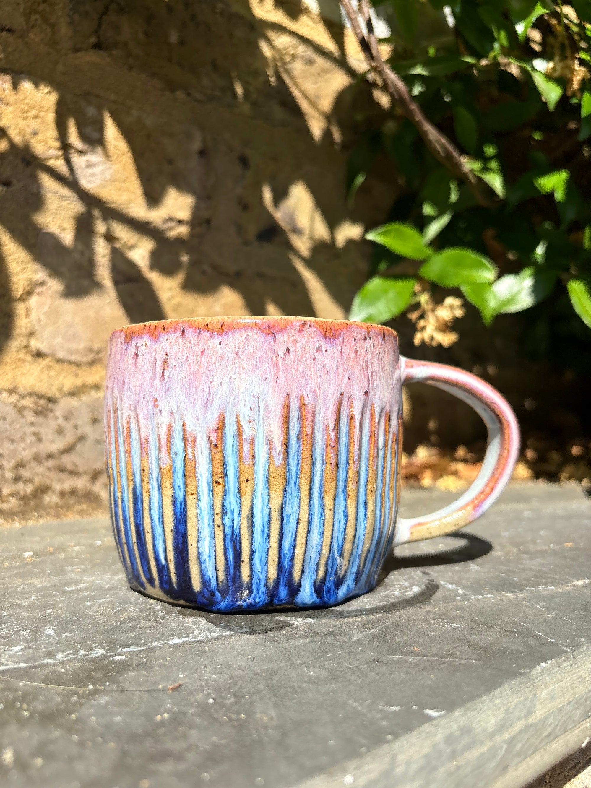 "really happy to be here” "what a bunch of cunts" mug (pink/ blue grooves, 340ml)