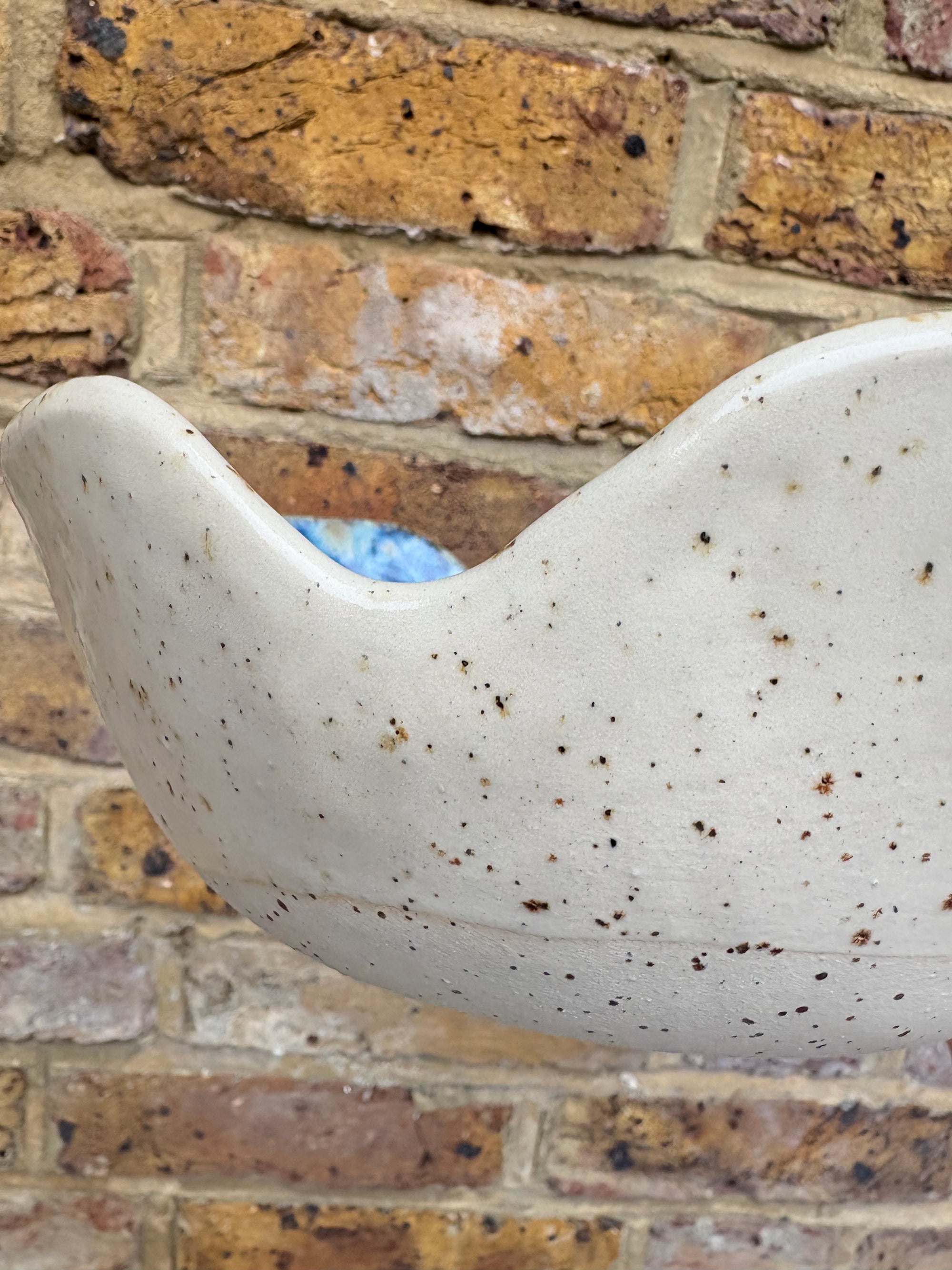 Oscar Wilde "after a good dinner, one can forgive anybody, even one's relatives" bowl