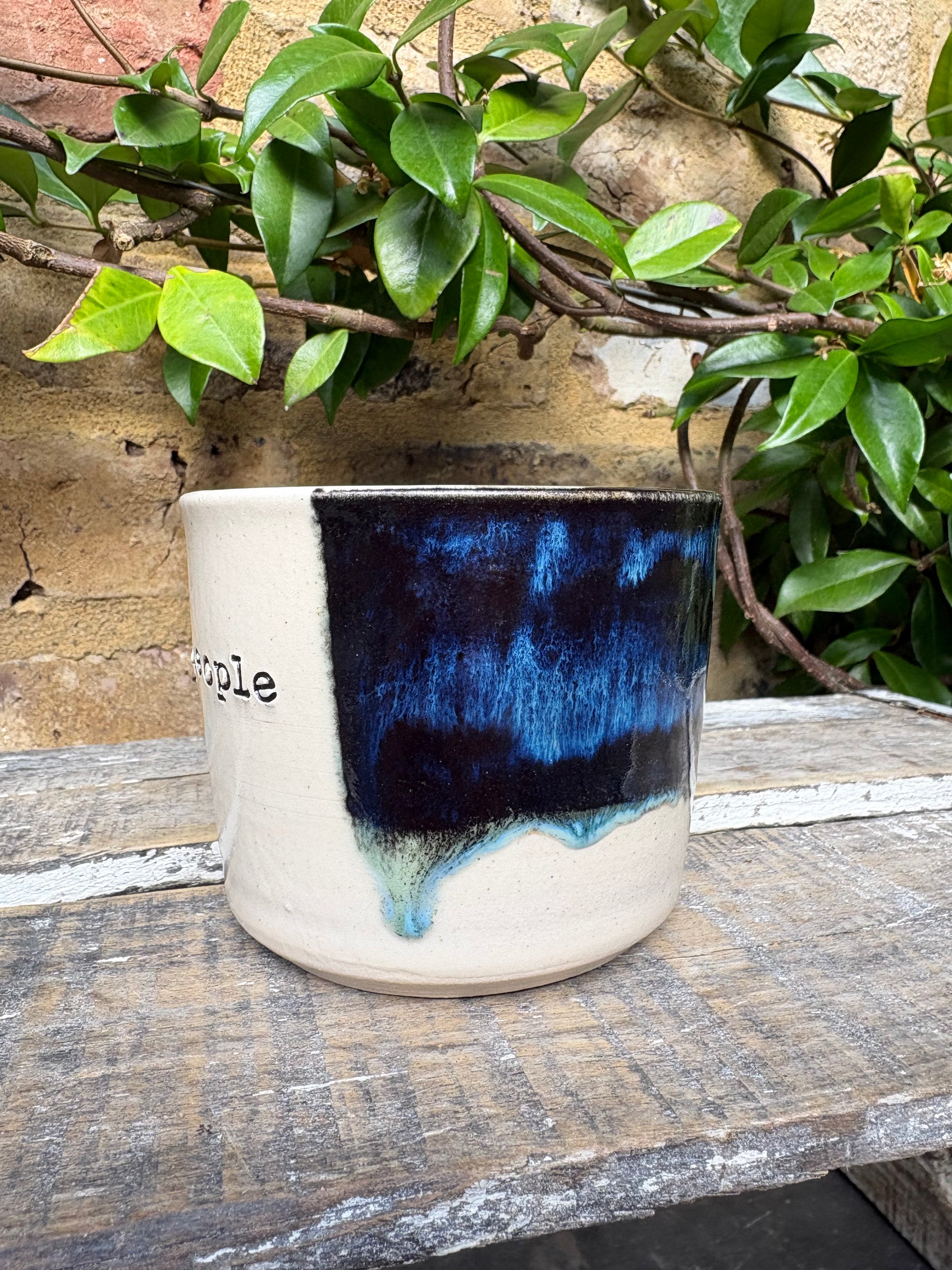 "ew people" mug (black shore)