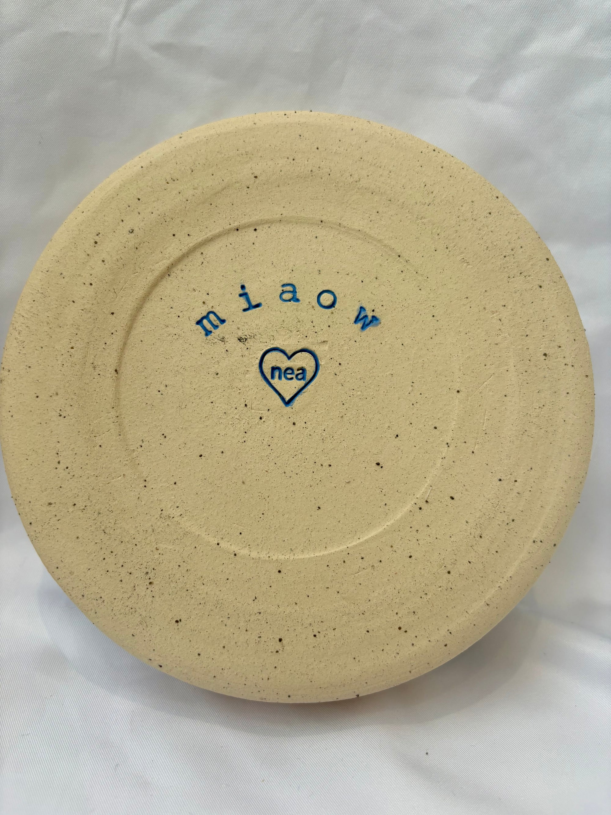 “karma is a cat” cat bowl (blue)