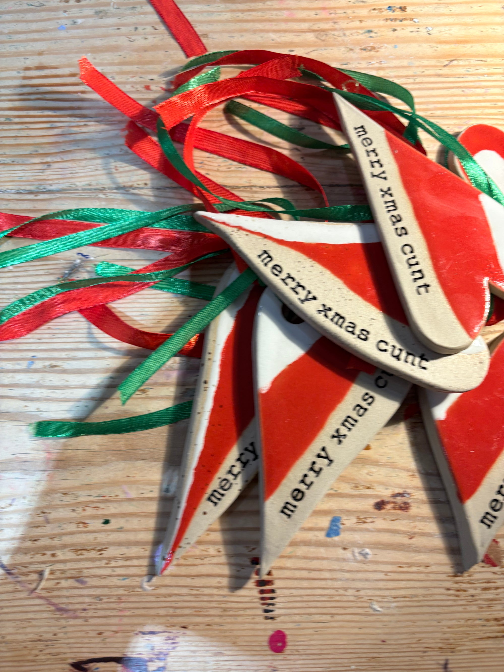 “merry xmas cunt” hanging decoration (red and white, large)