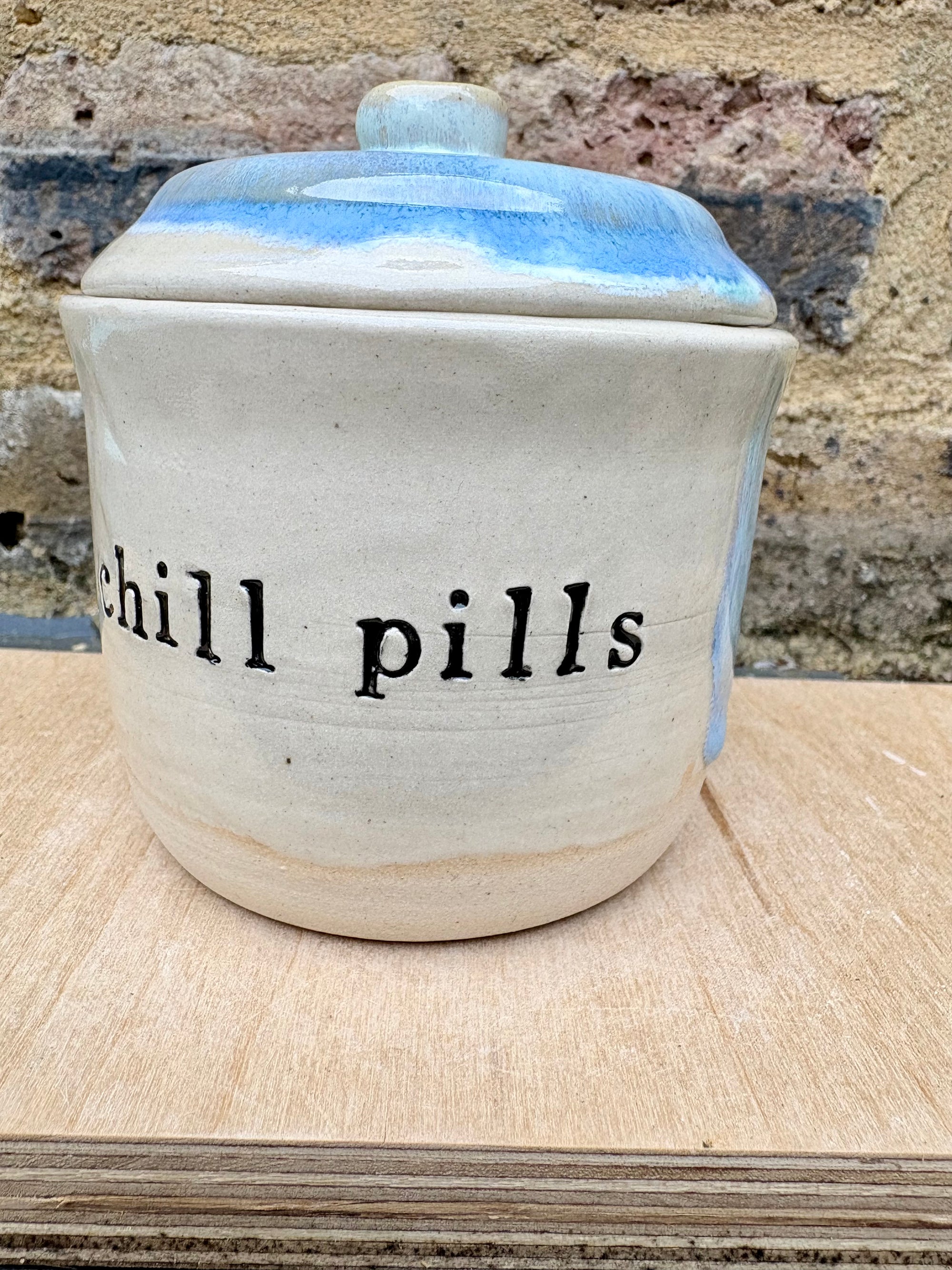 "chill pills" lidded pot (oyster blue)