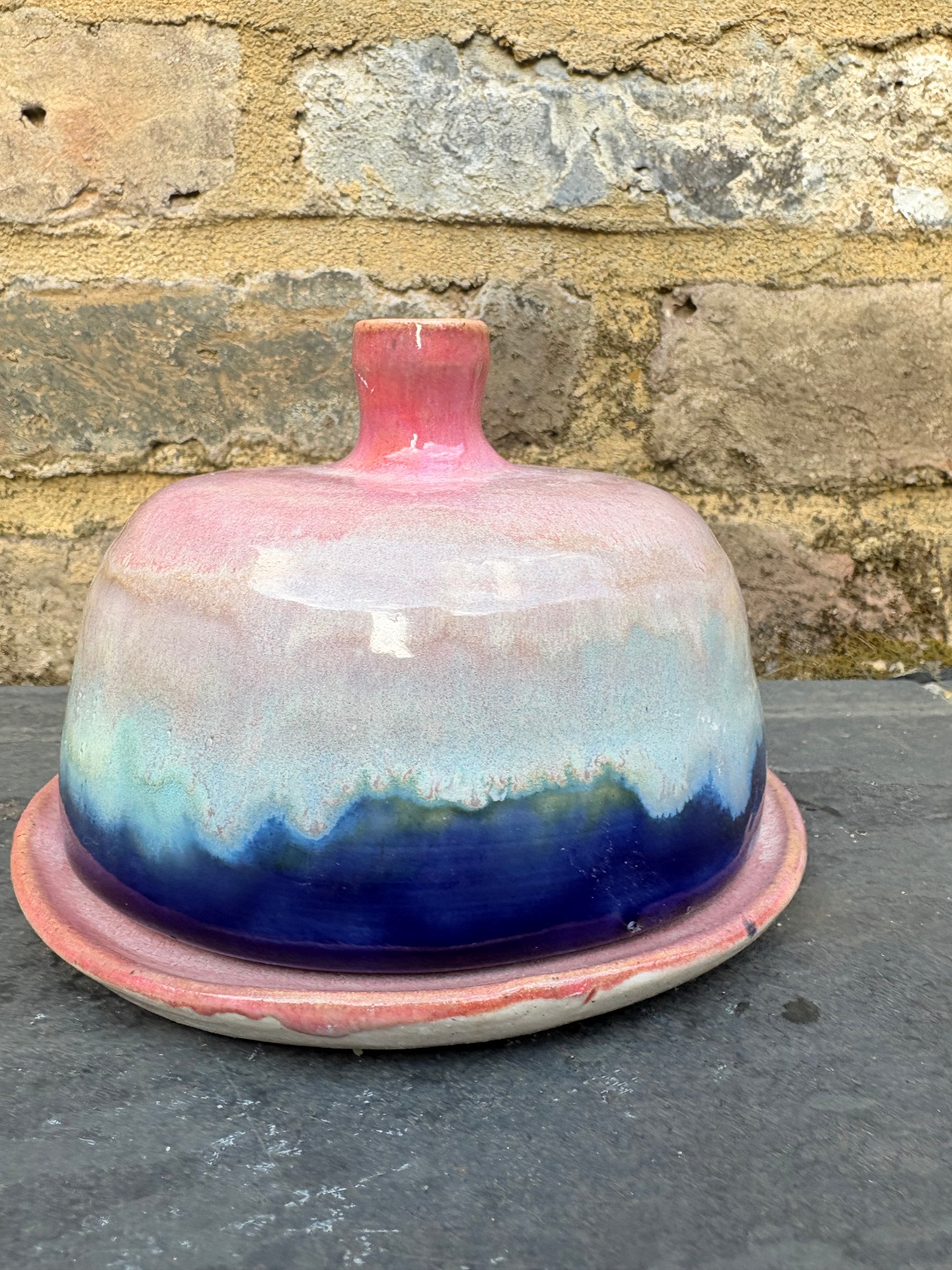 Butter Dish (butter slut, pink night sky, cream clay, knob)